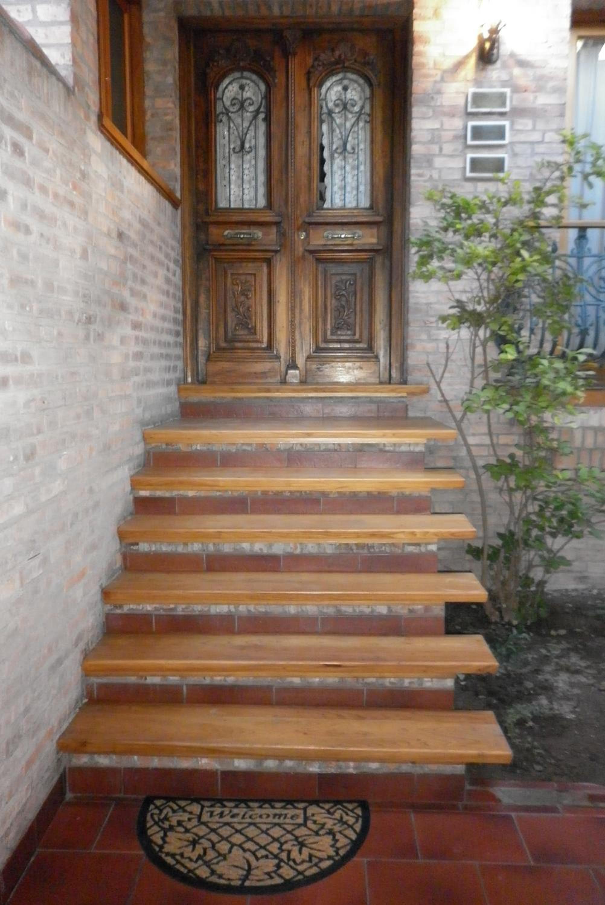 816 B&B
