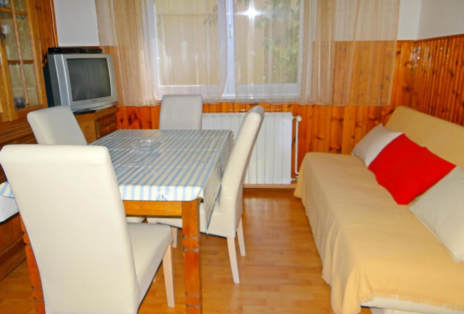 Petar view 3
