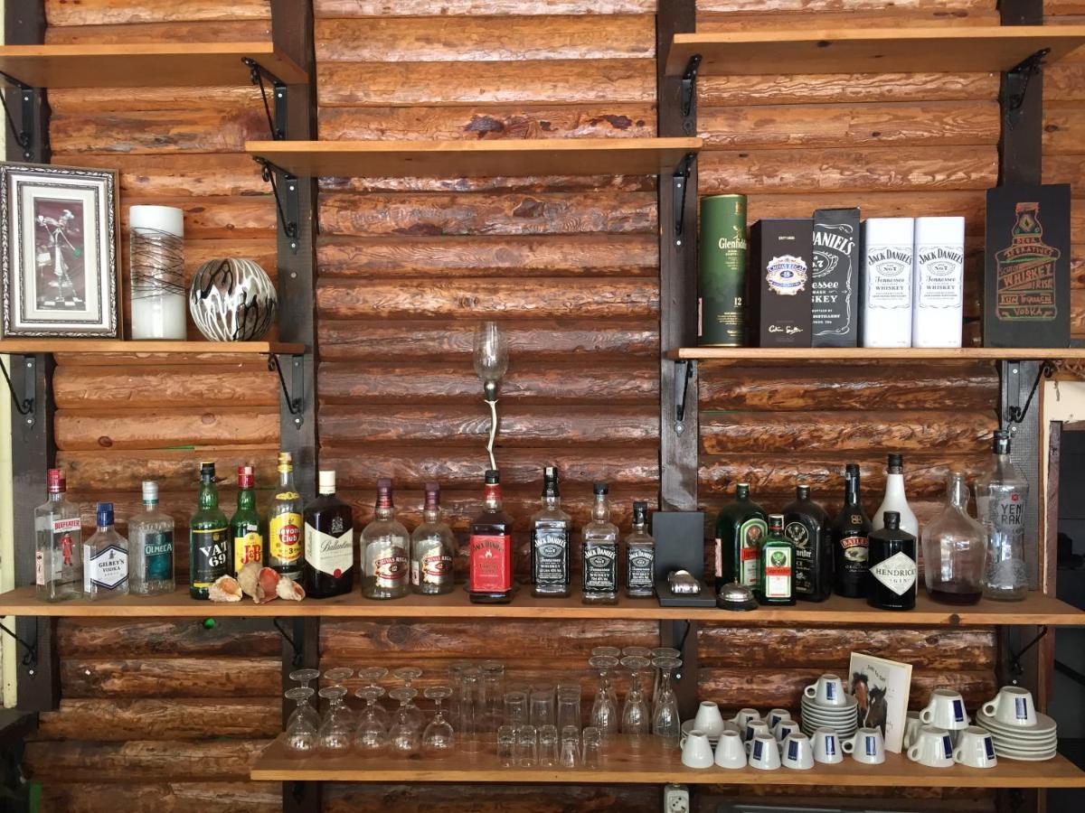bar