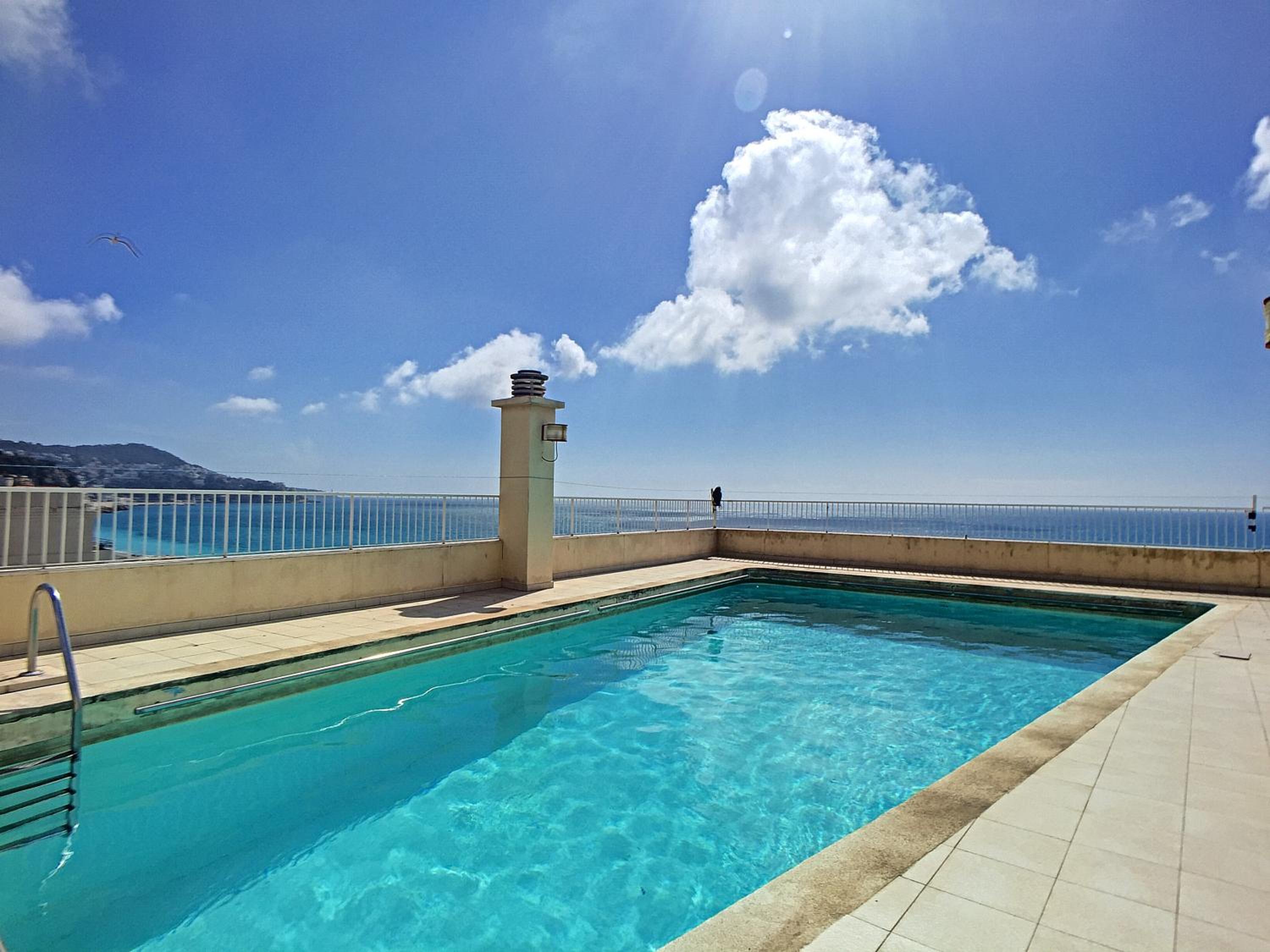 Nestor&Jeeves - SUITE ROYAL LUXEMBOURG - Central - Swimming pool on roof