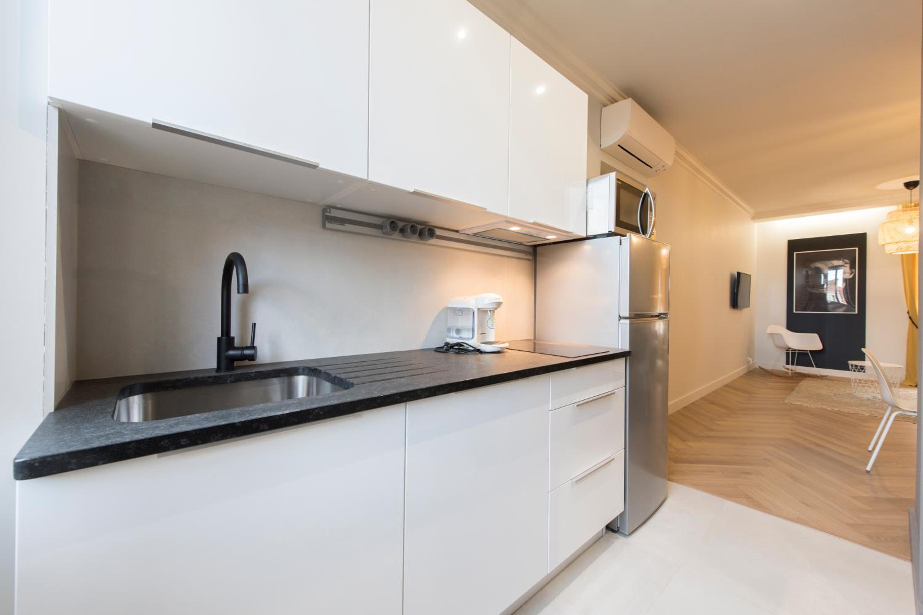 F2 chambre en duplex (calme) plein centre ville 1 min de la plage view 4