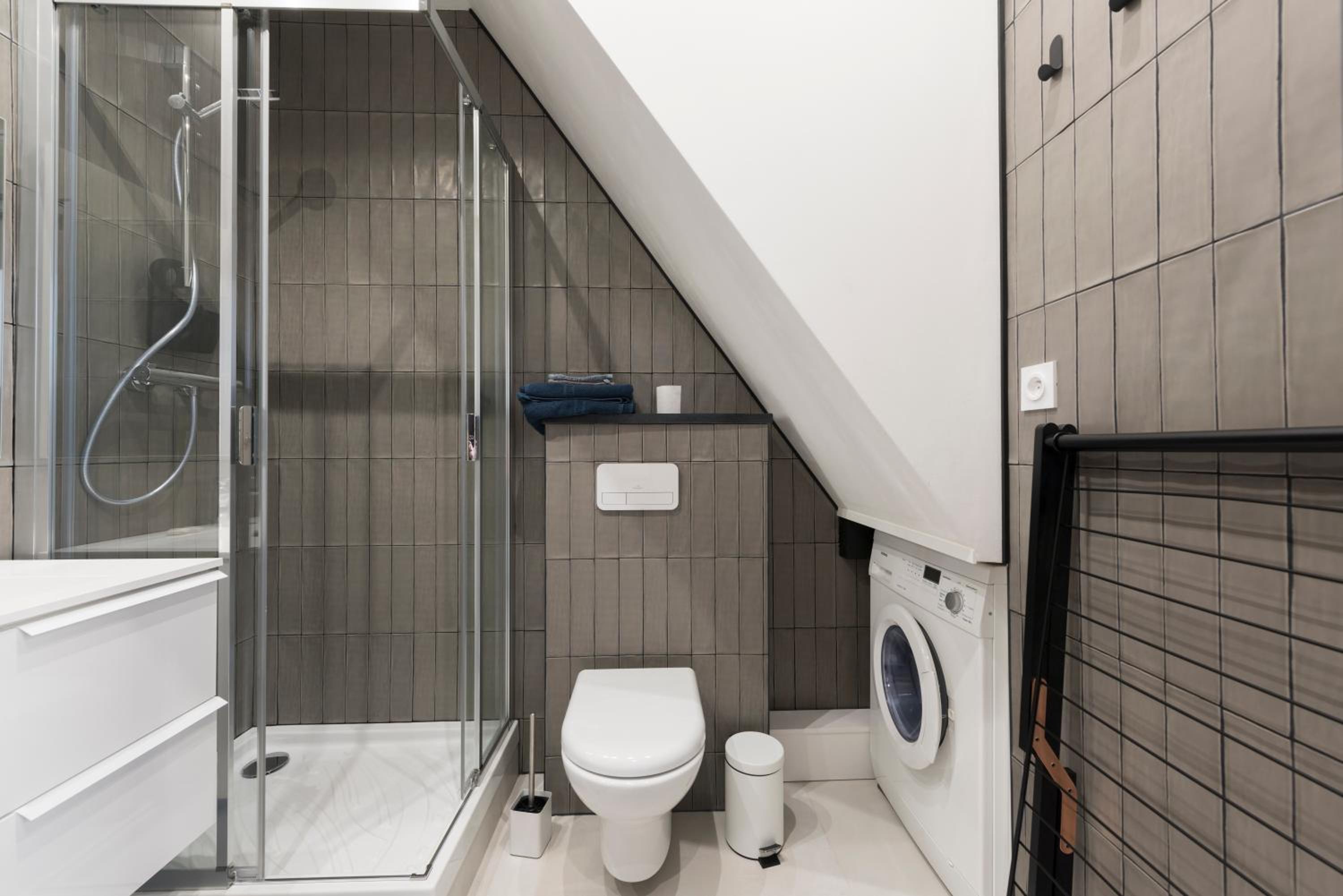 F2 chambre en duplex (calme) plein centre ville 1 min de la plage view 5