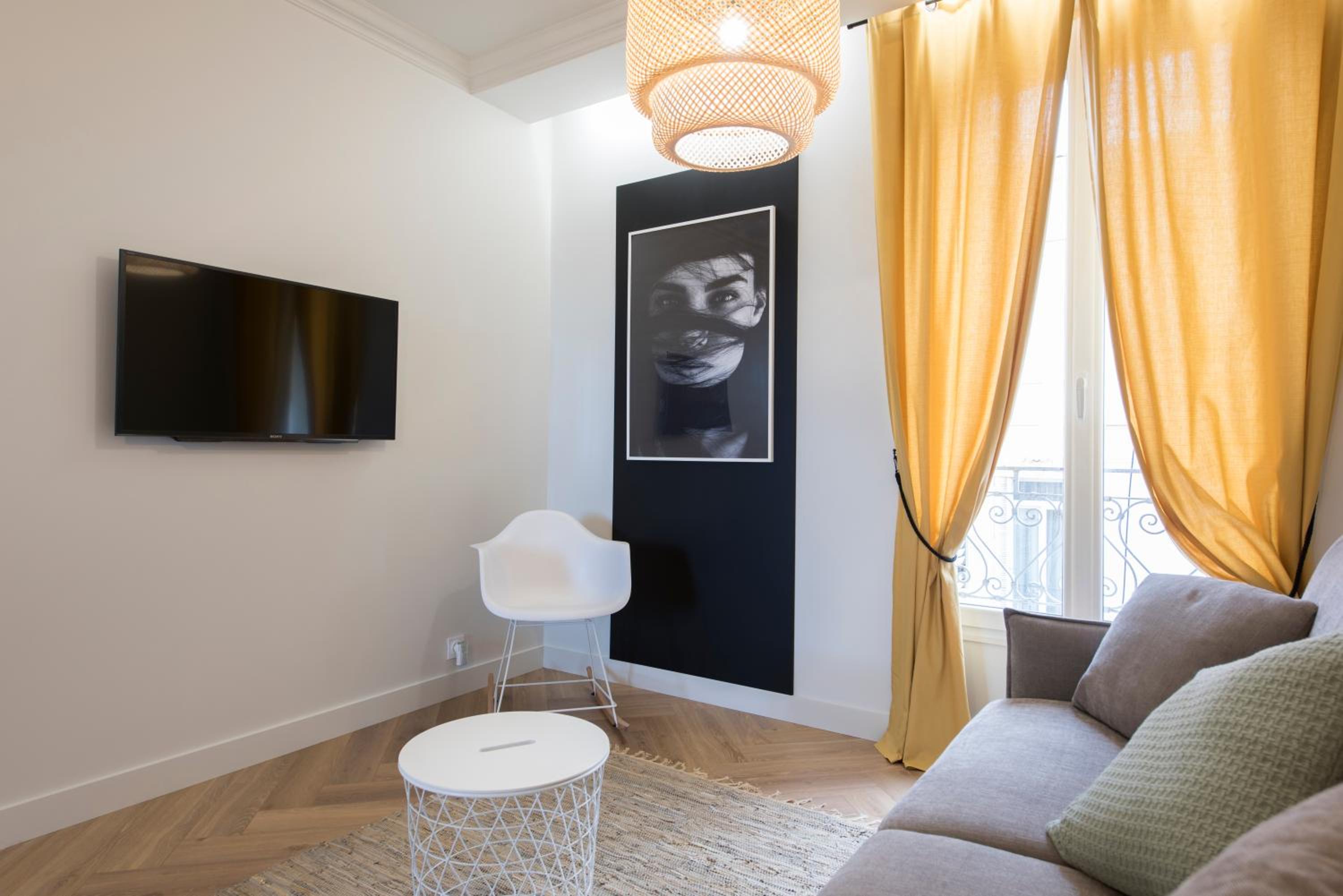F2 chambre en duplex (calme) plein centre ville 1 min de la plage view 2