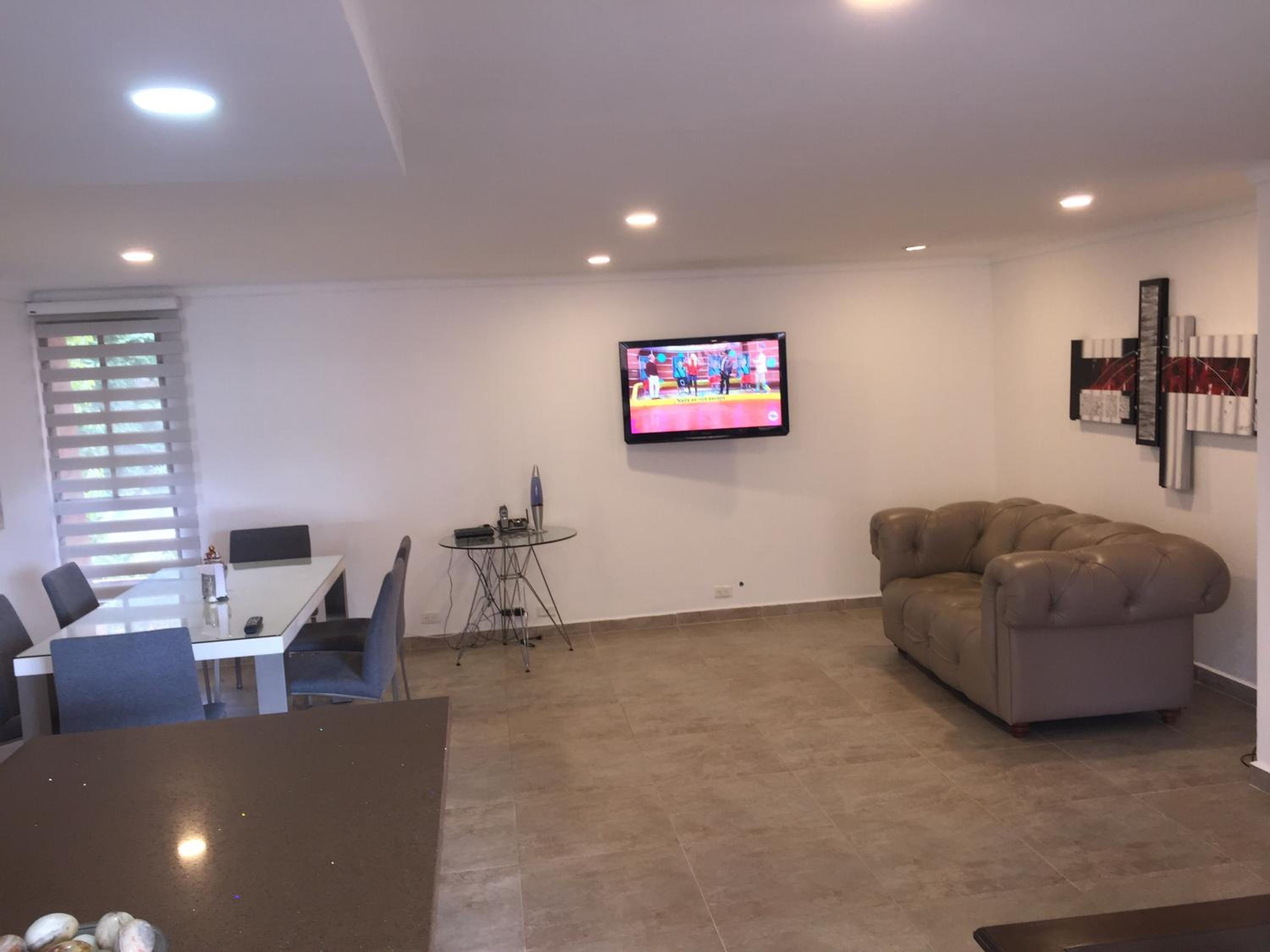 Apartamento cómodo , grande en Poblado Medellín