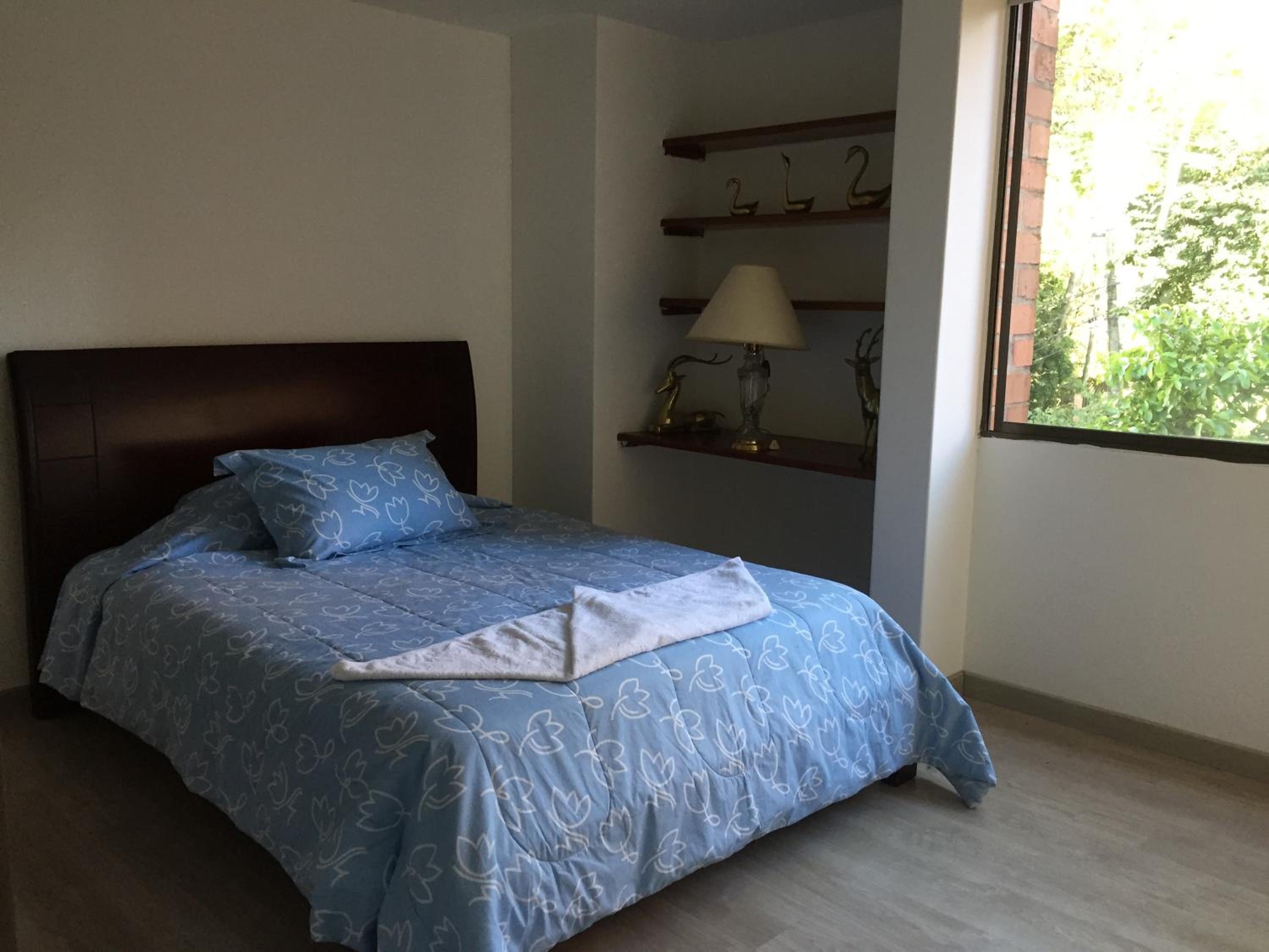 Apartamento cómodo , grande en Poblado Medellín