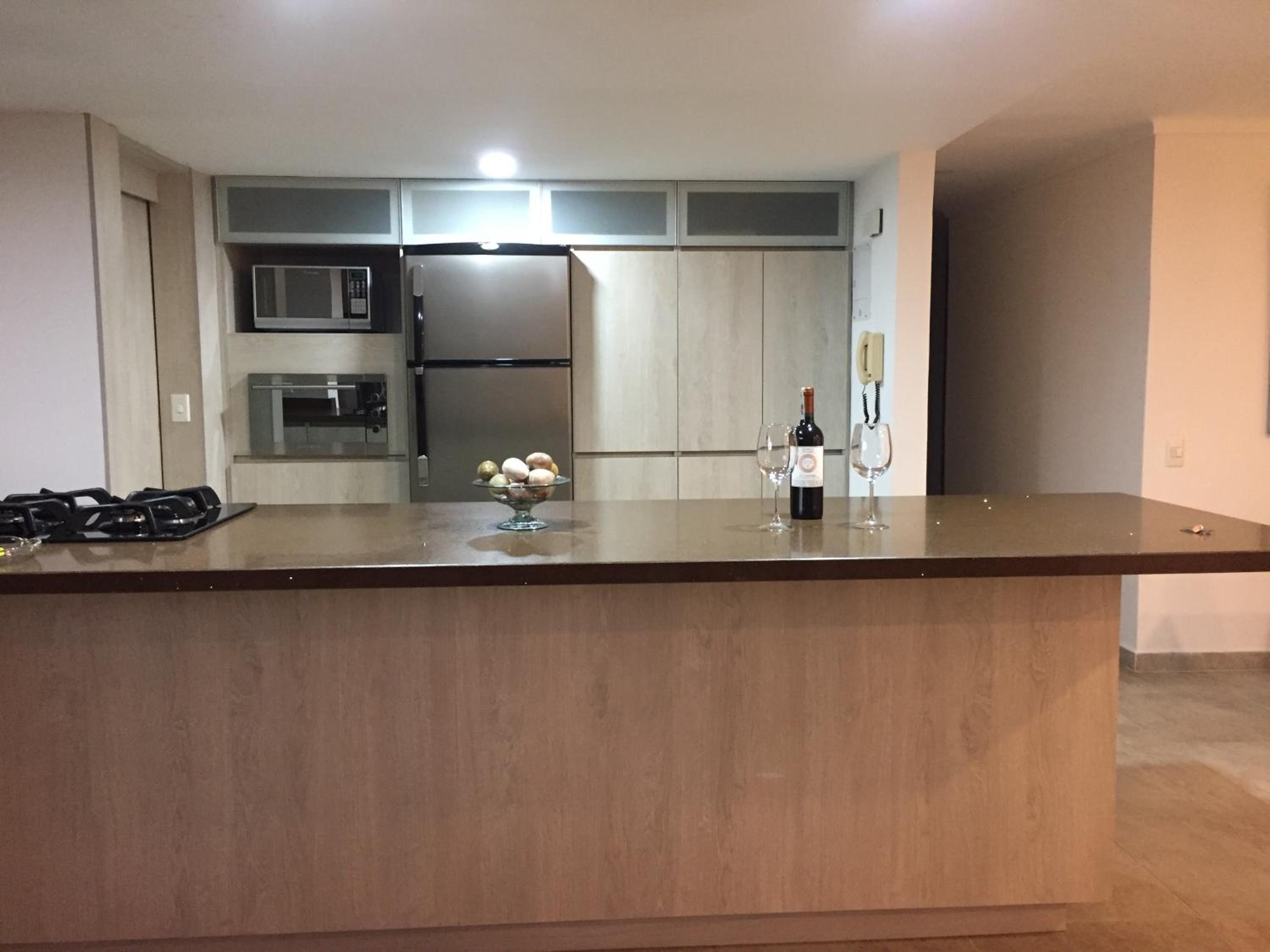 Apartamento cómodo , grande en Poblado Medellín