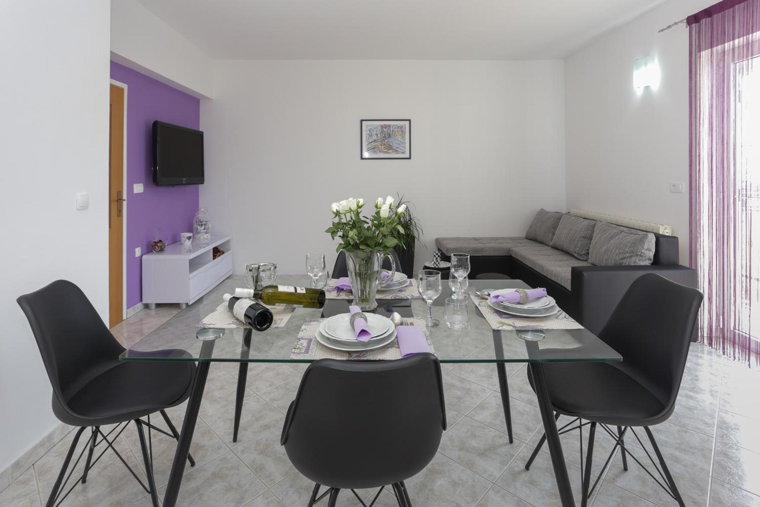 Charming Carmen Apartment view 3
