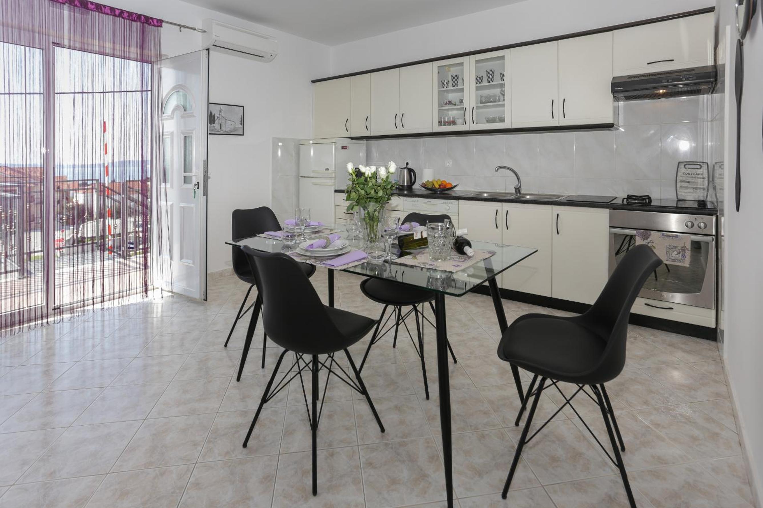 Charming Carmen Apartment view 4