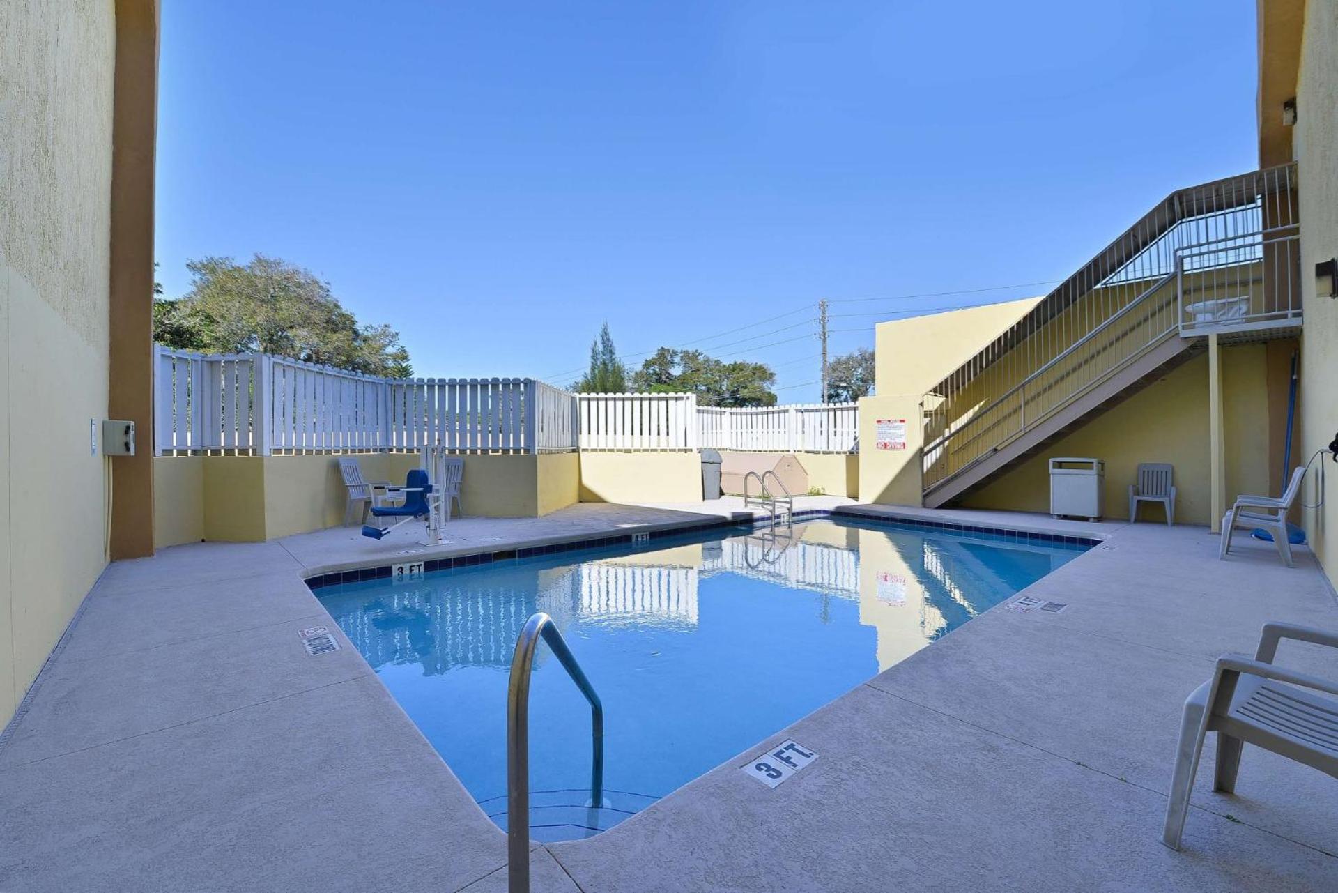 Travel Inn Winter Haven view 4