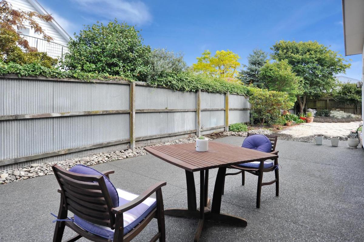 The Apartment Within - Christchurch Holiday Homes view 2