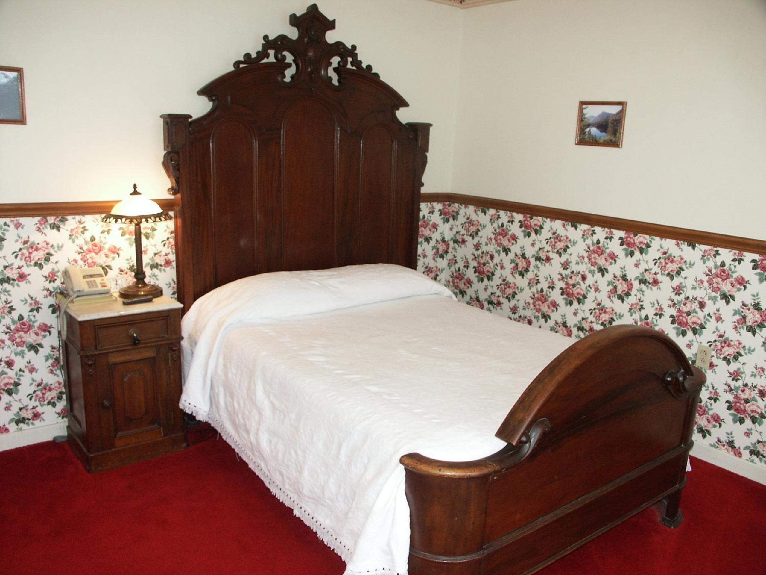 Bridgeport Inn