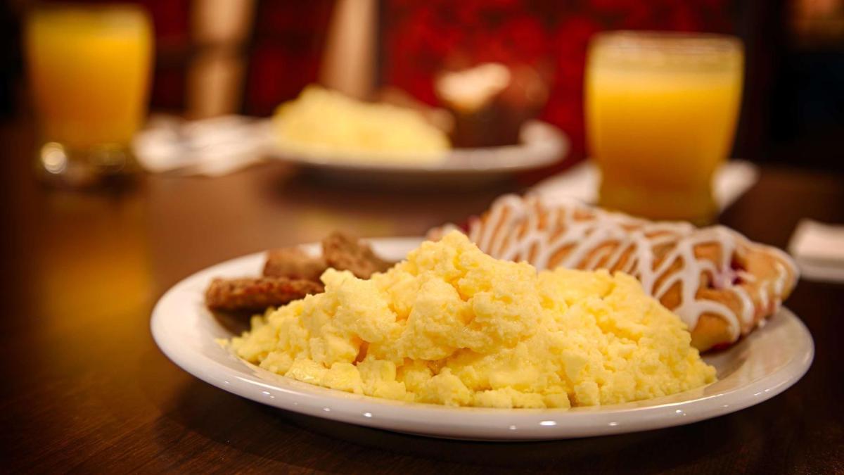 breakfast buffet