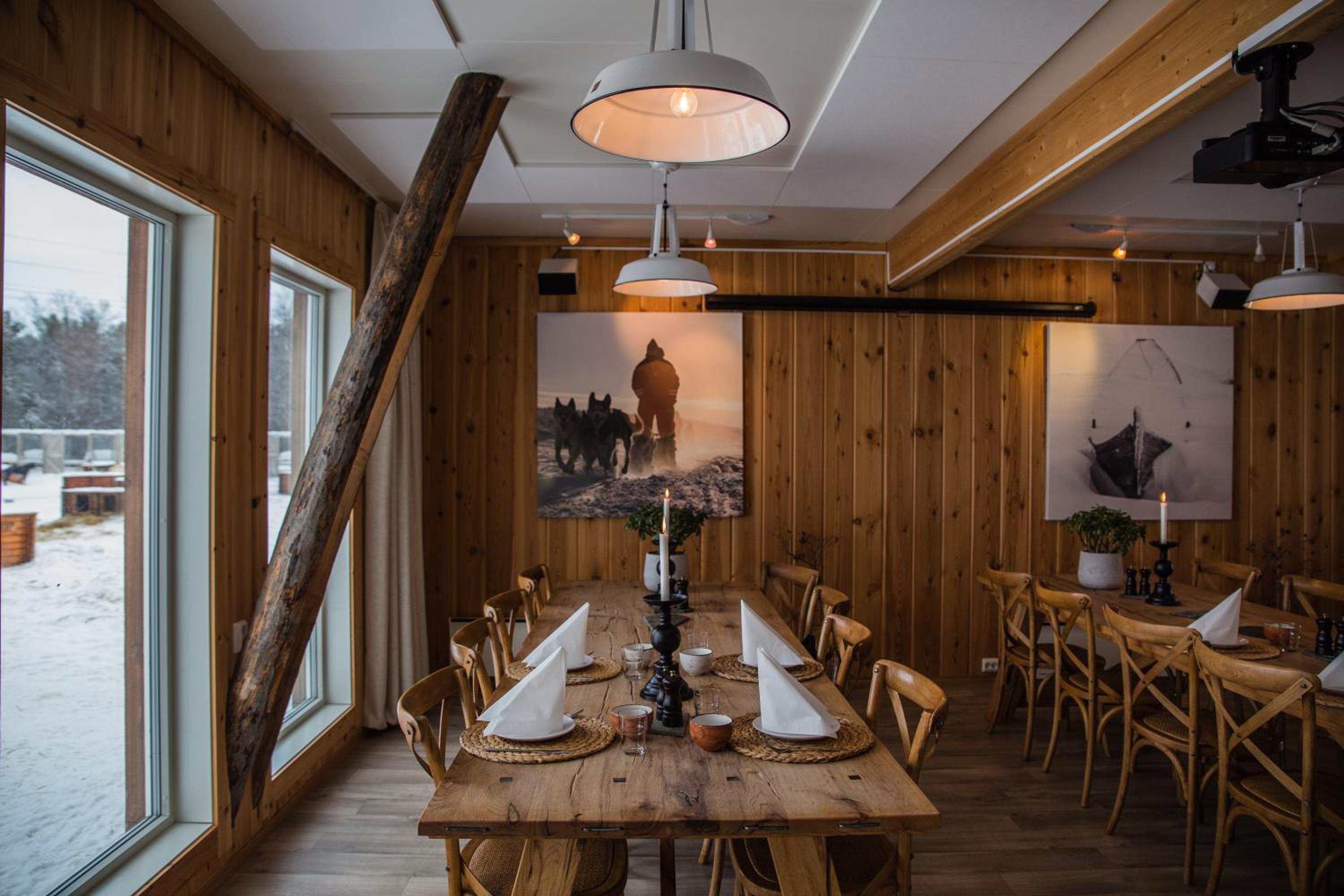 Holmen Husky Lodge