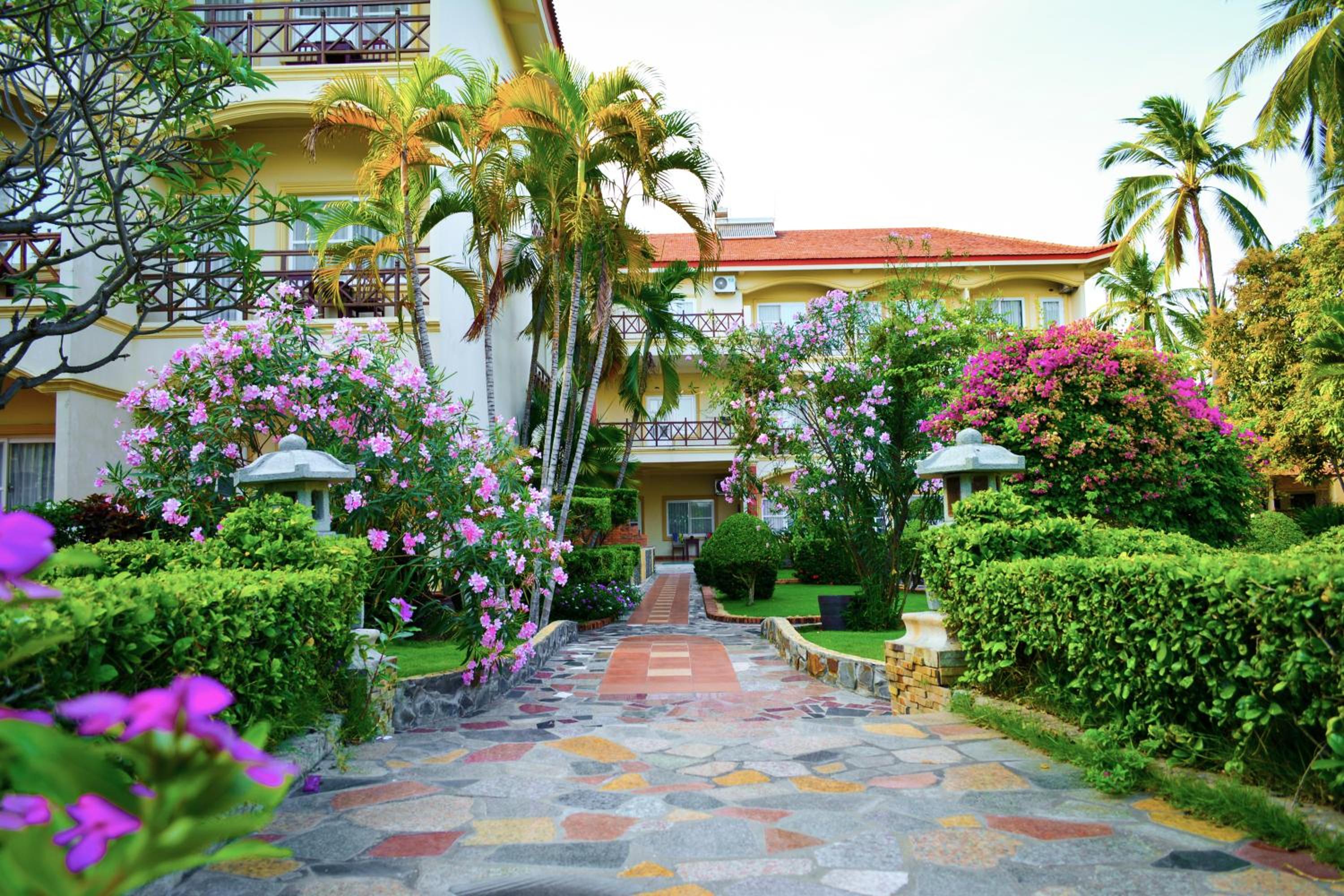 Le Aqua Resort & Spa Phan Thiet - Swiss Village Resort & Spa