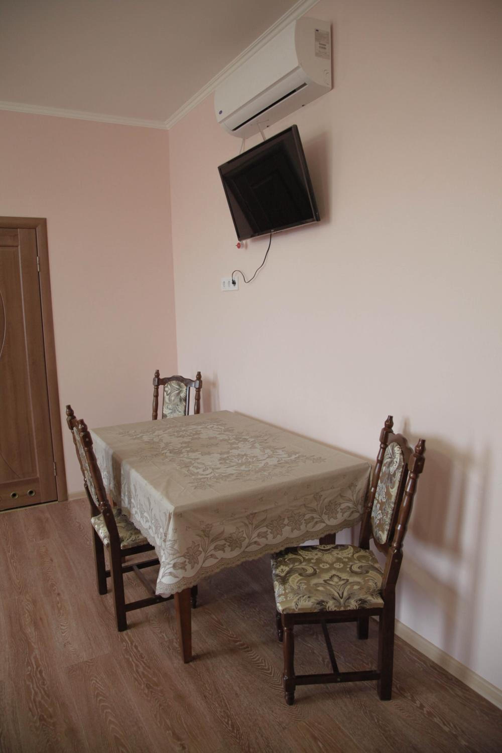 AlekSelena, photo 55