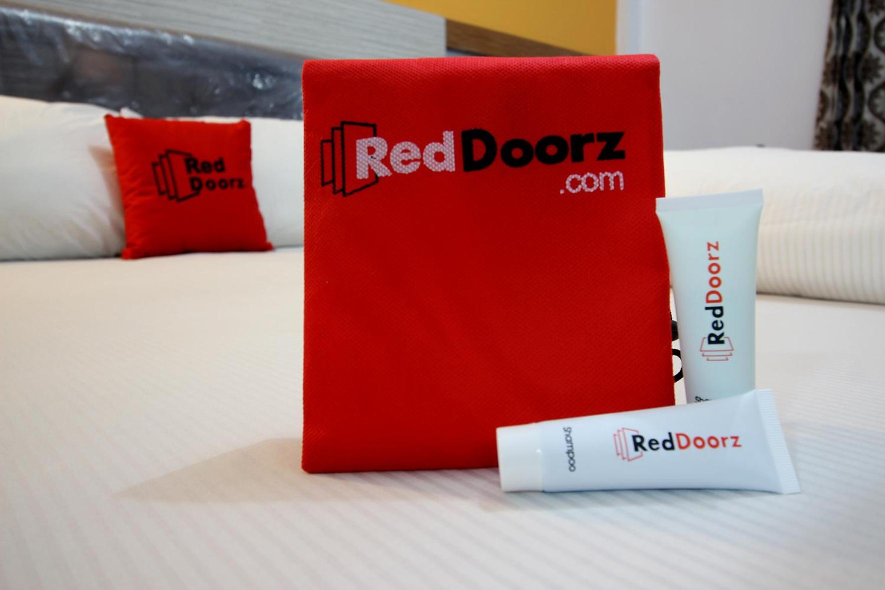 RedDoorz Plus Syariah near Lempuyangan Station 3