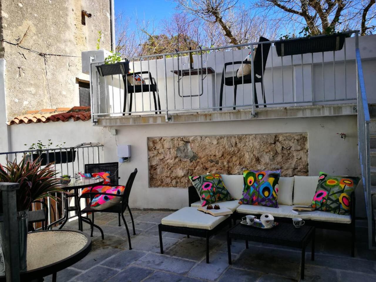 cres art studio lime apartment view 5