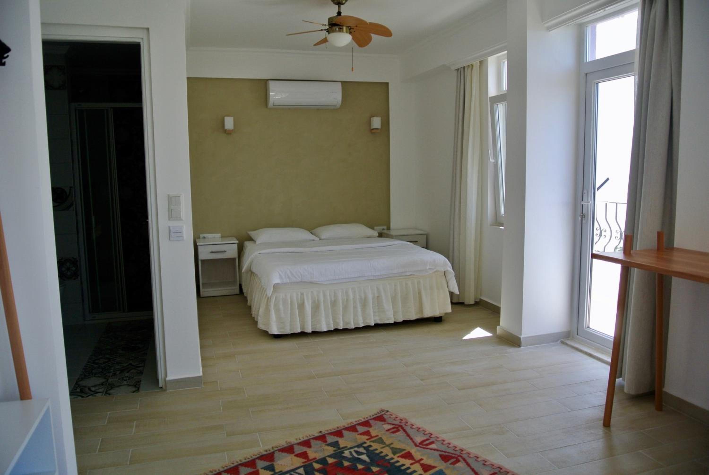 Hideaway - Image 113