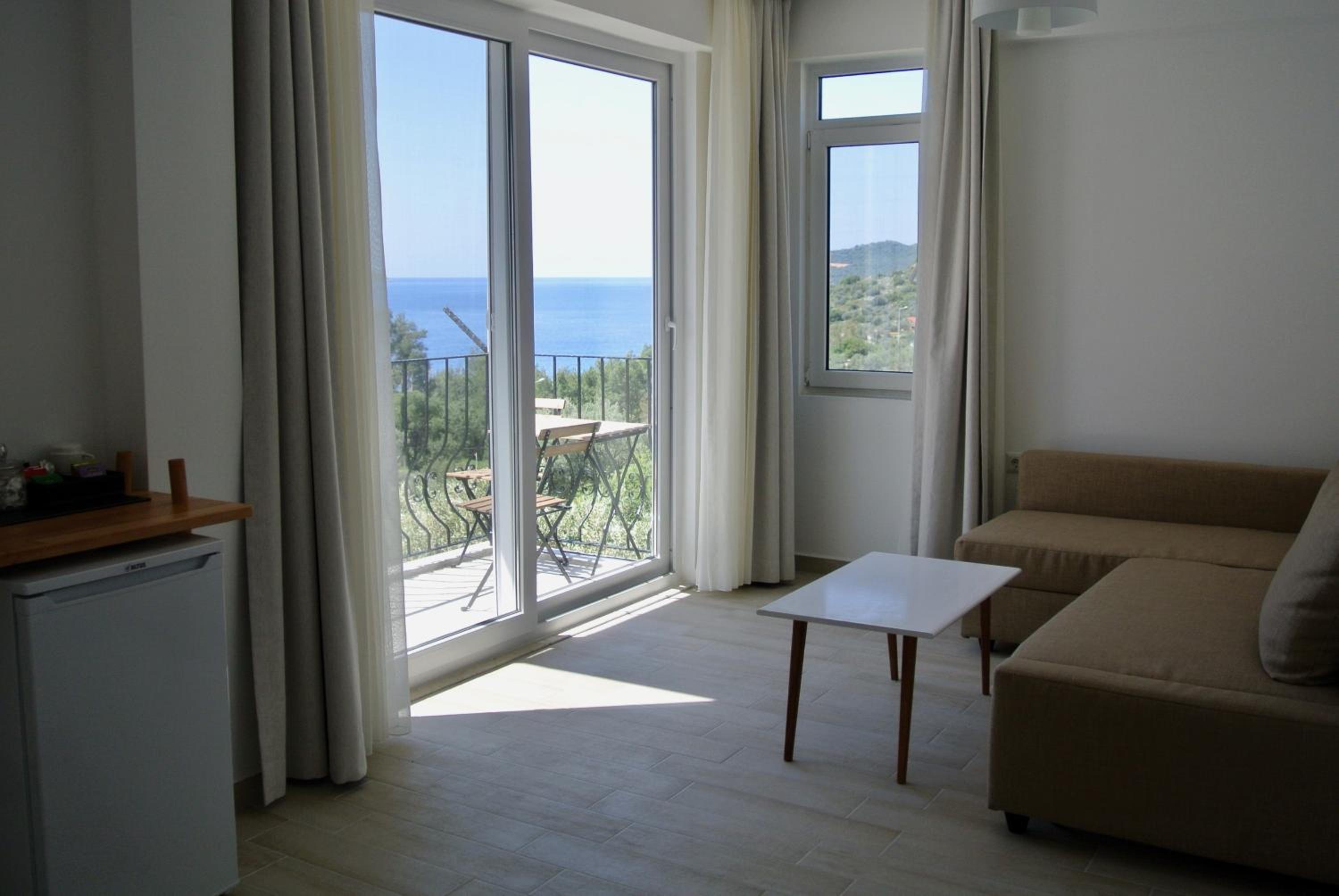 Hideaway - Image 103