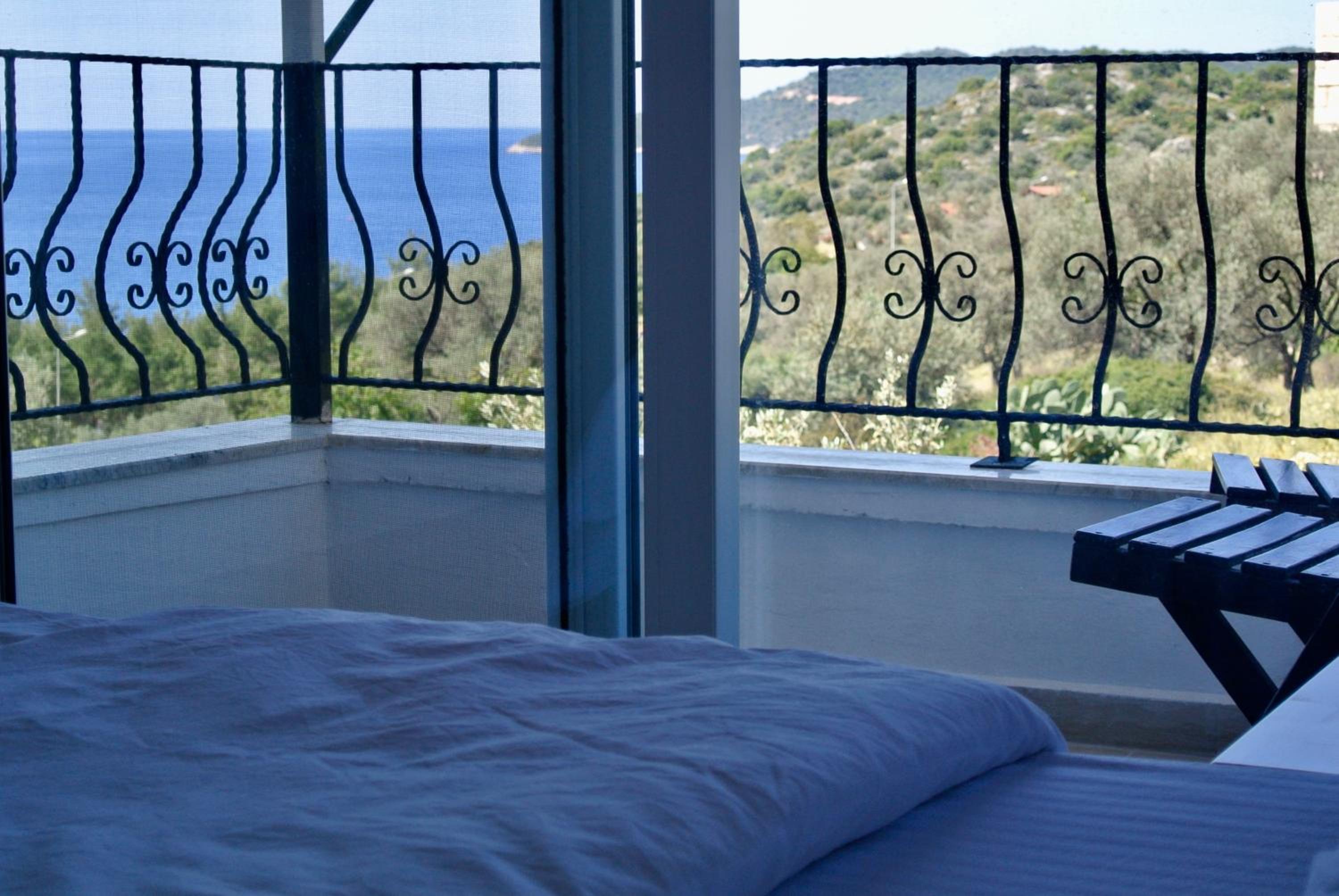 Hideaway - Image 104