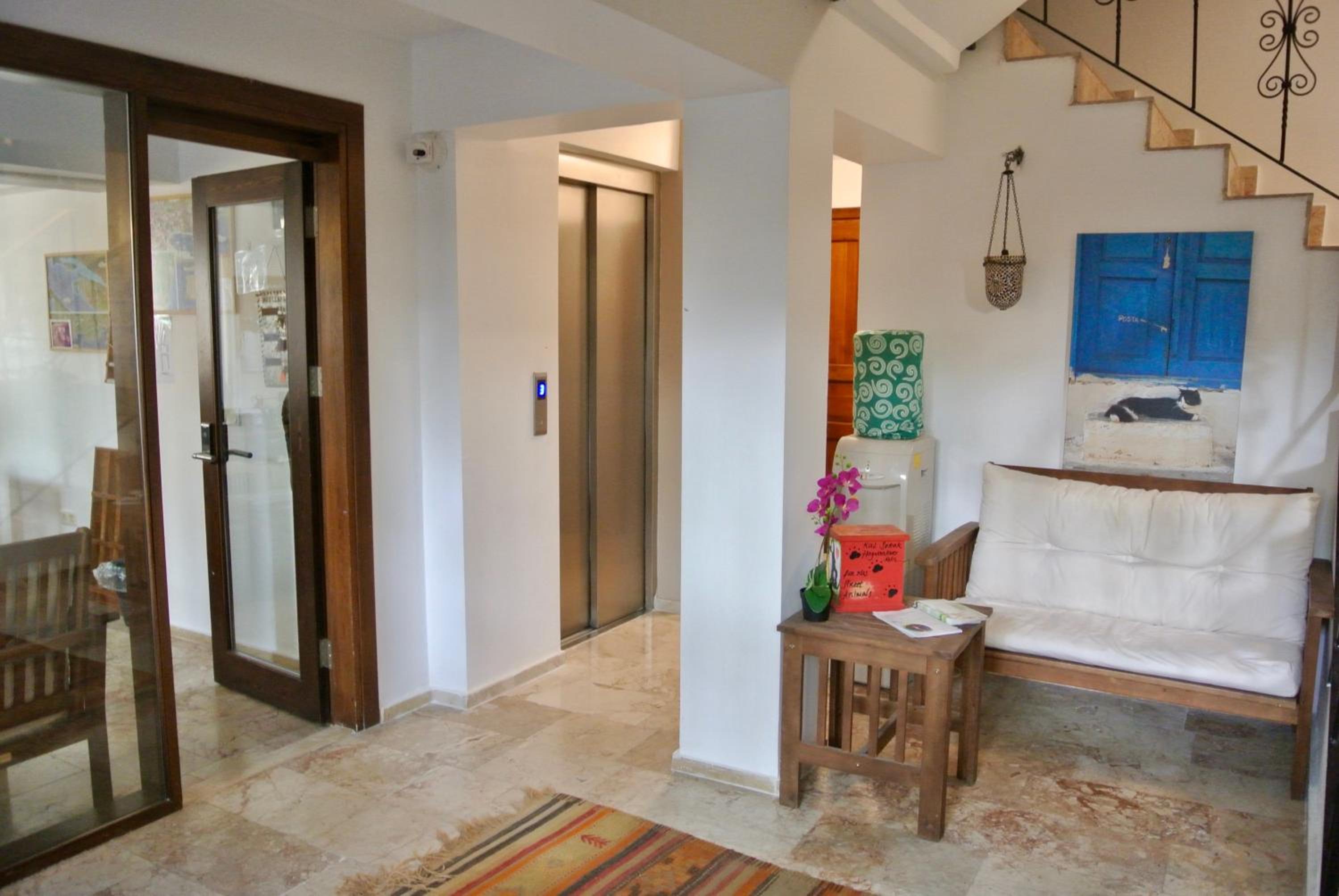 Hideaway - Image 100