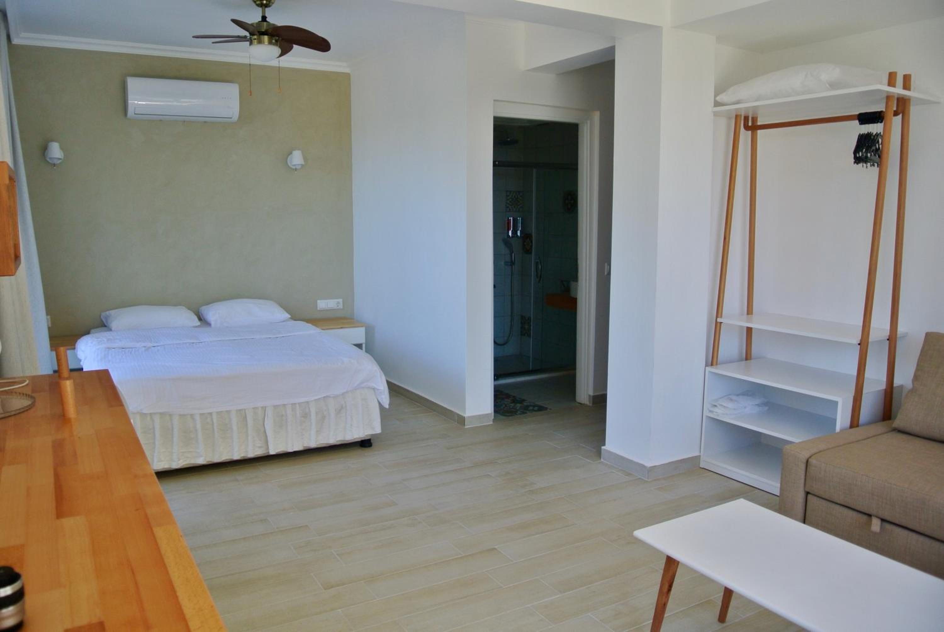 Hideaway - Image 112