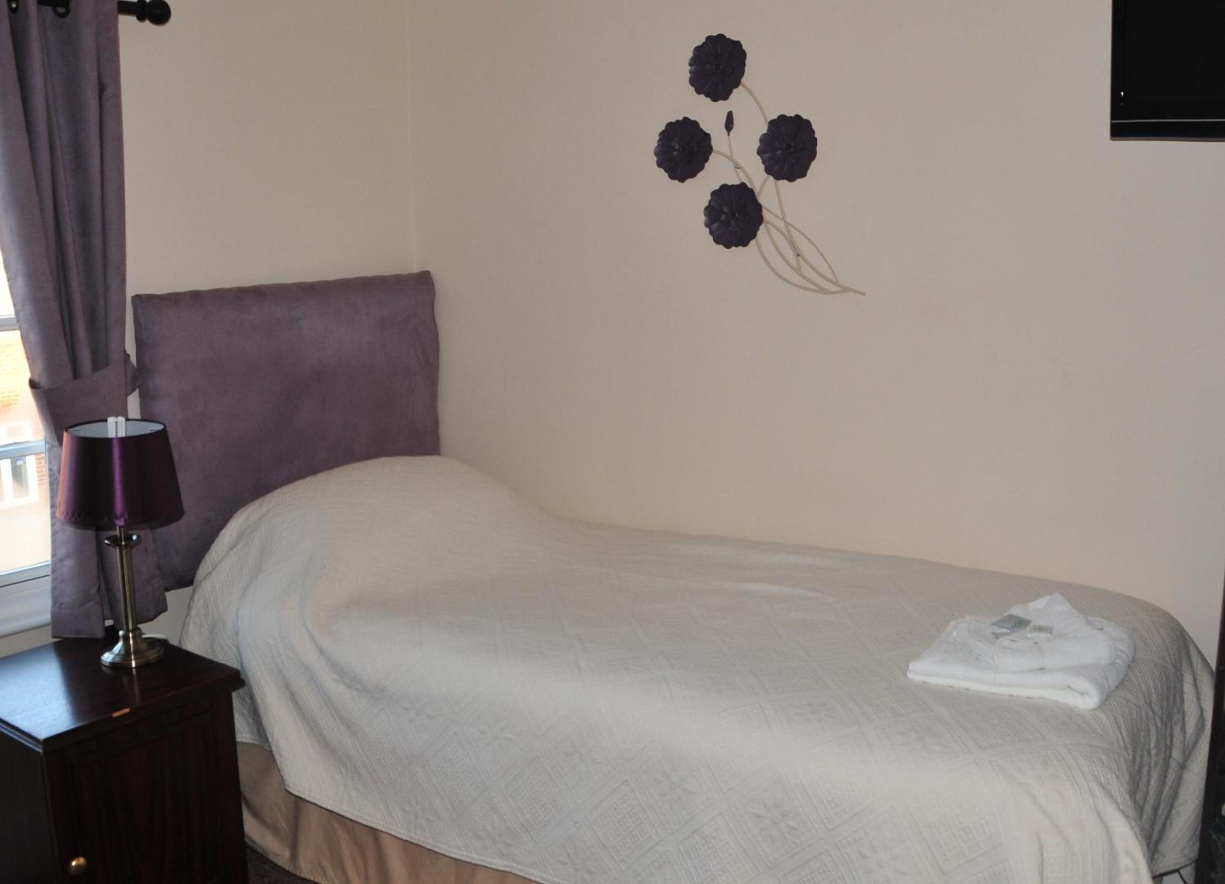 Gloucester Vacations - Edward Hotel - Property Image 11