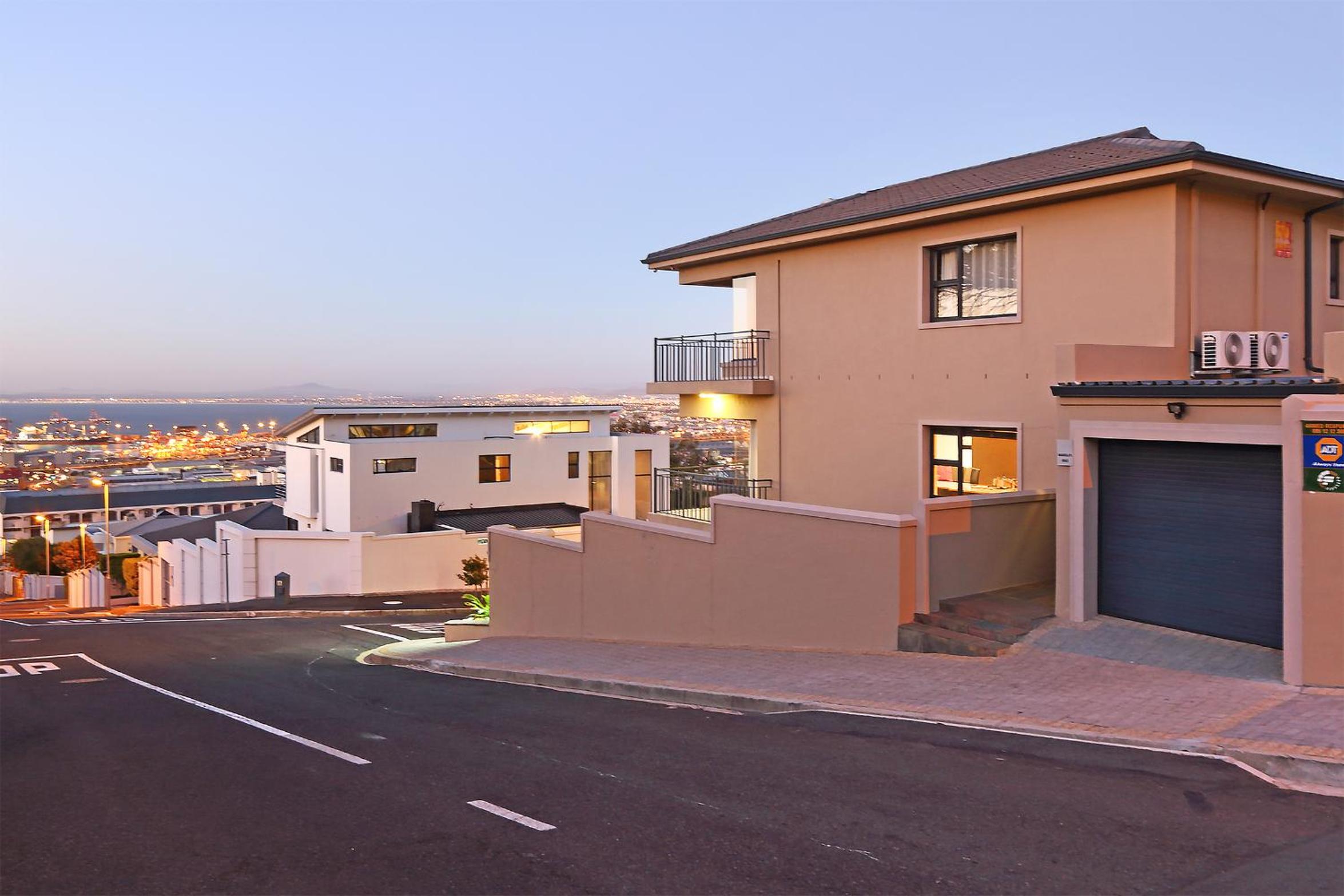 STAR APARTMENTS