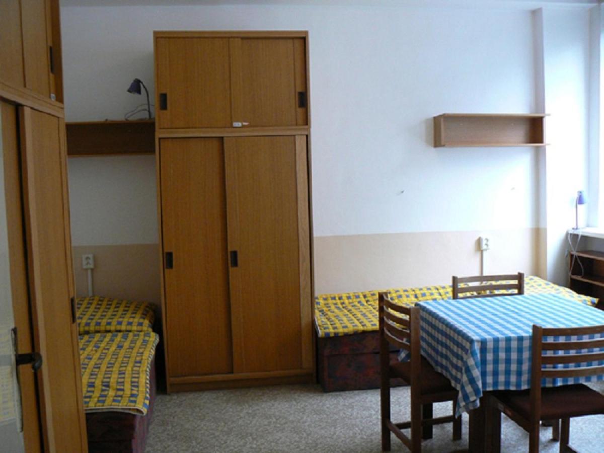 Hostel Modrá