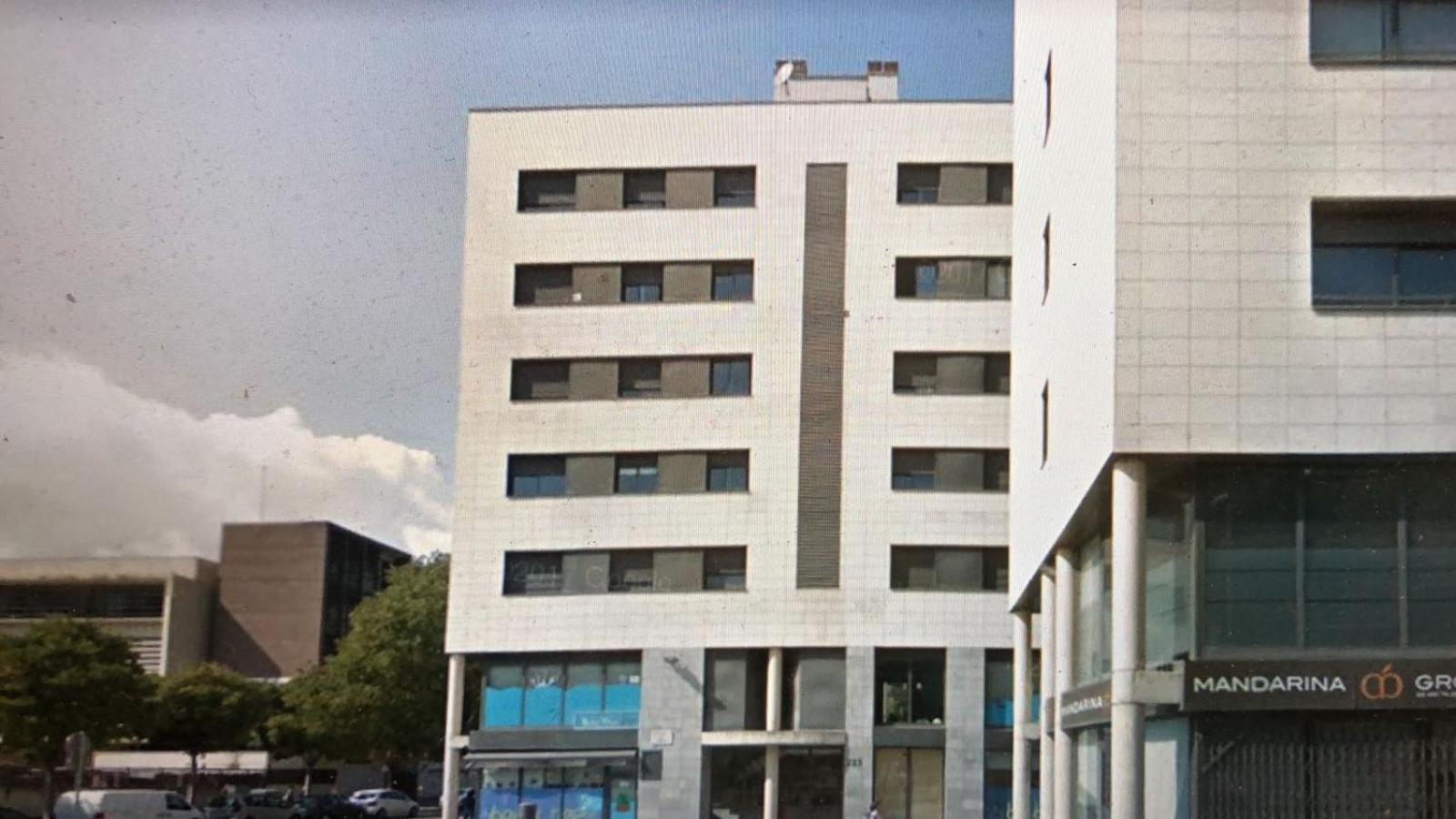1216 - Forum Gardens Apartment