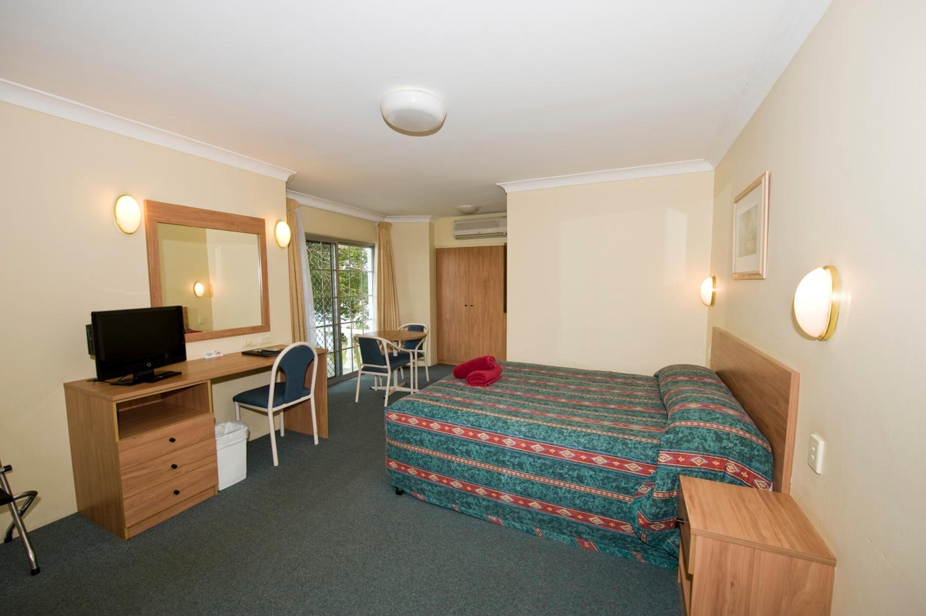 Colonial Court Motor Inn