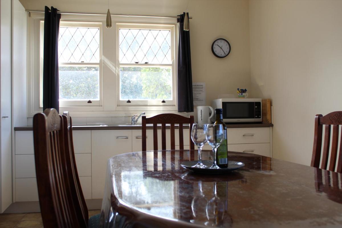 12 Apostles Cottages