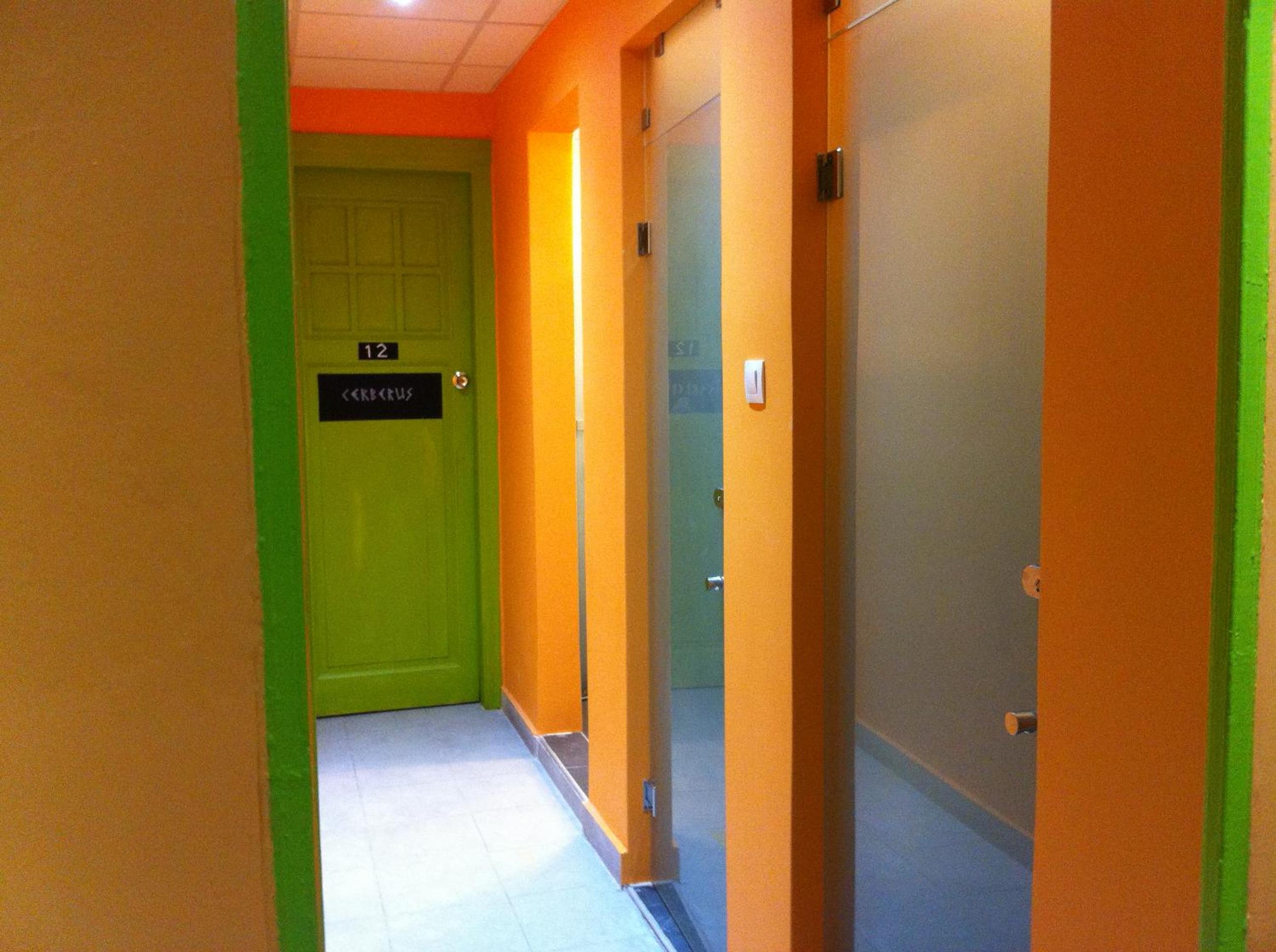 Zeus Hostel