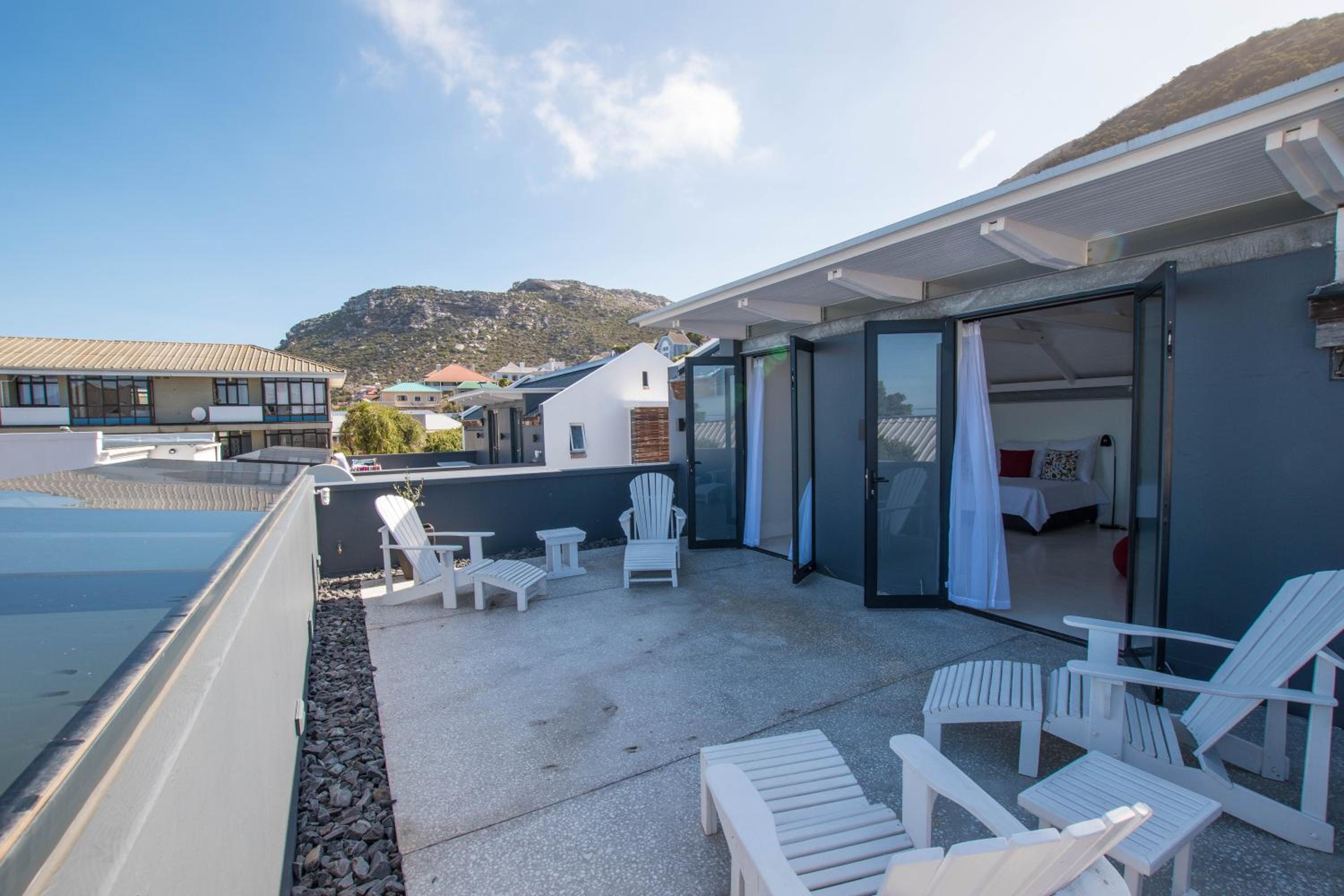 Rosmead Apartment view 4