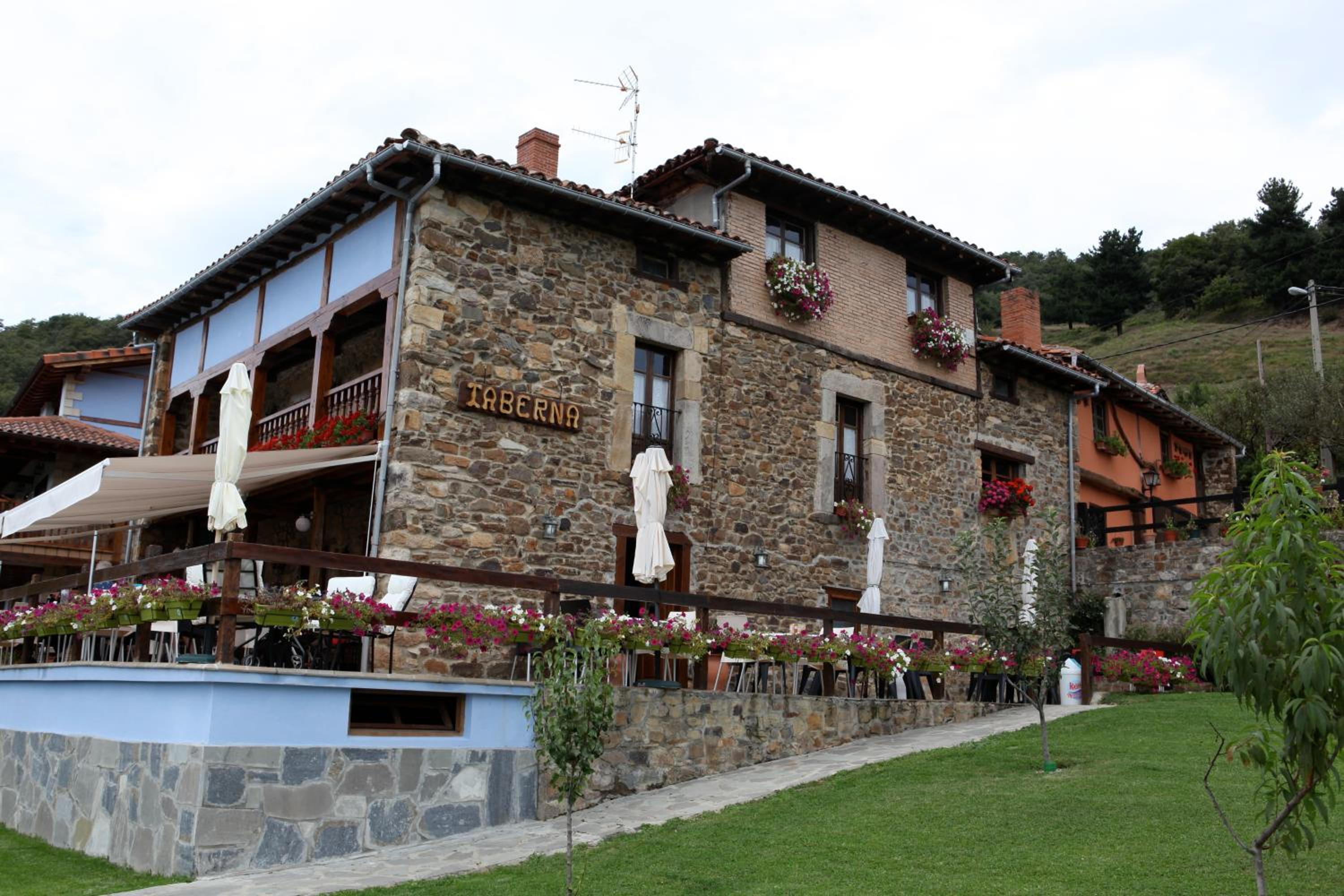 Viviendas Rurales Peña Sagra