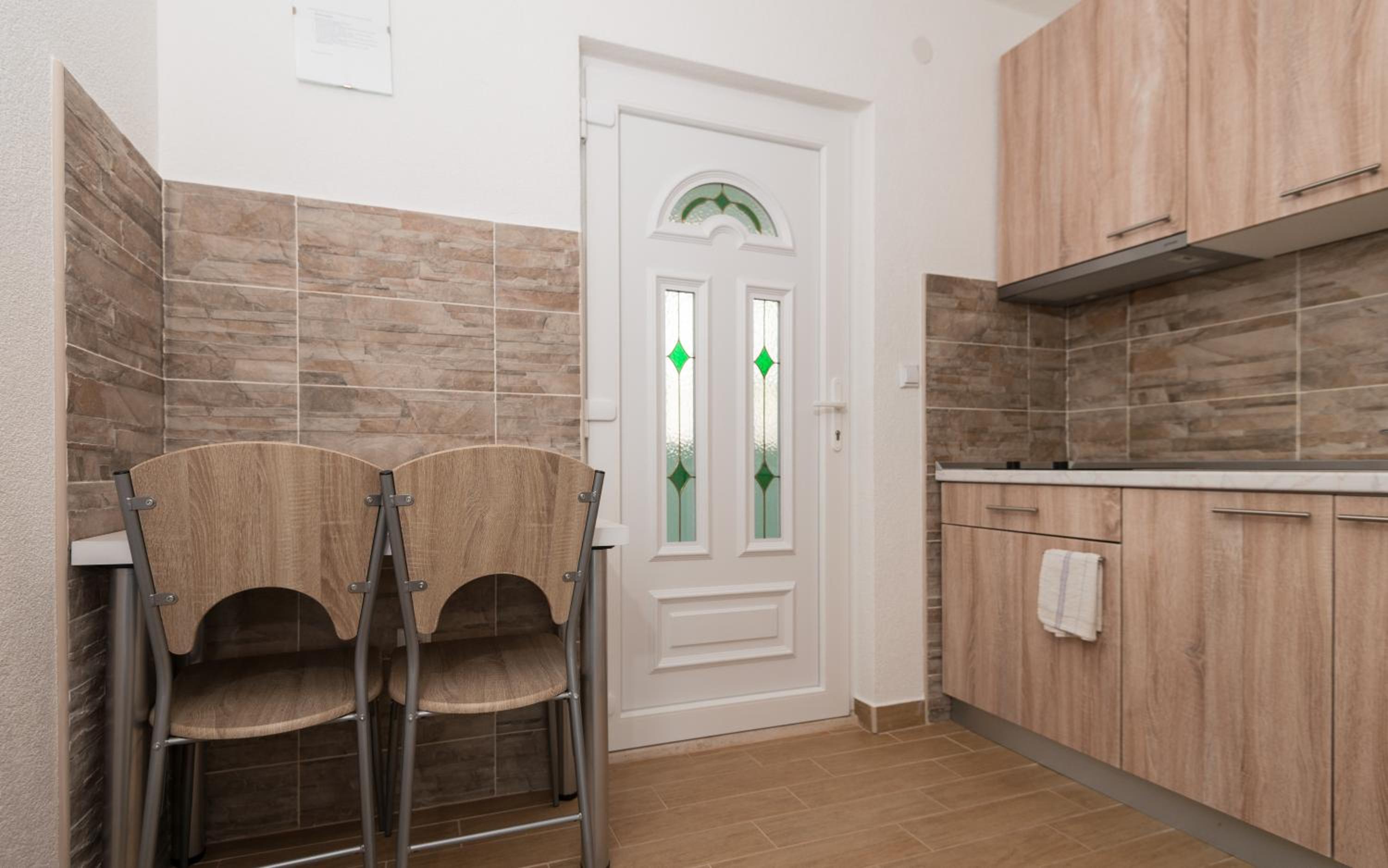Apartments & rooms Leon