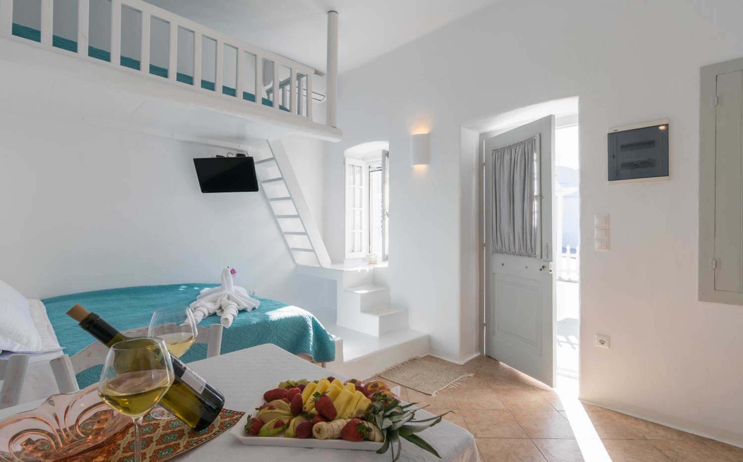 Traditional House by the Sea view 3