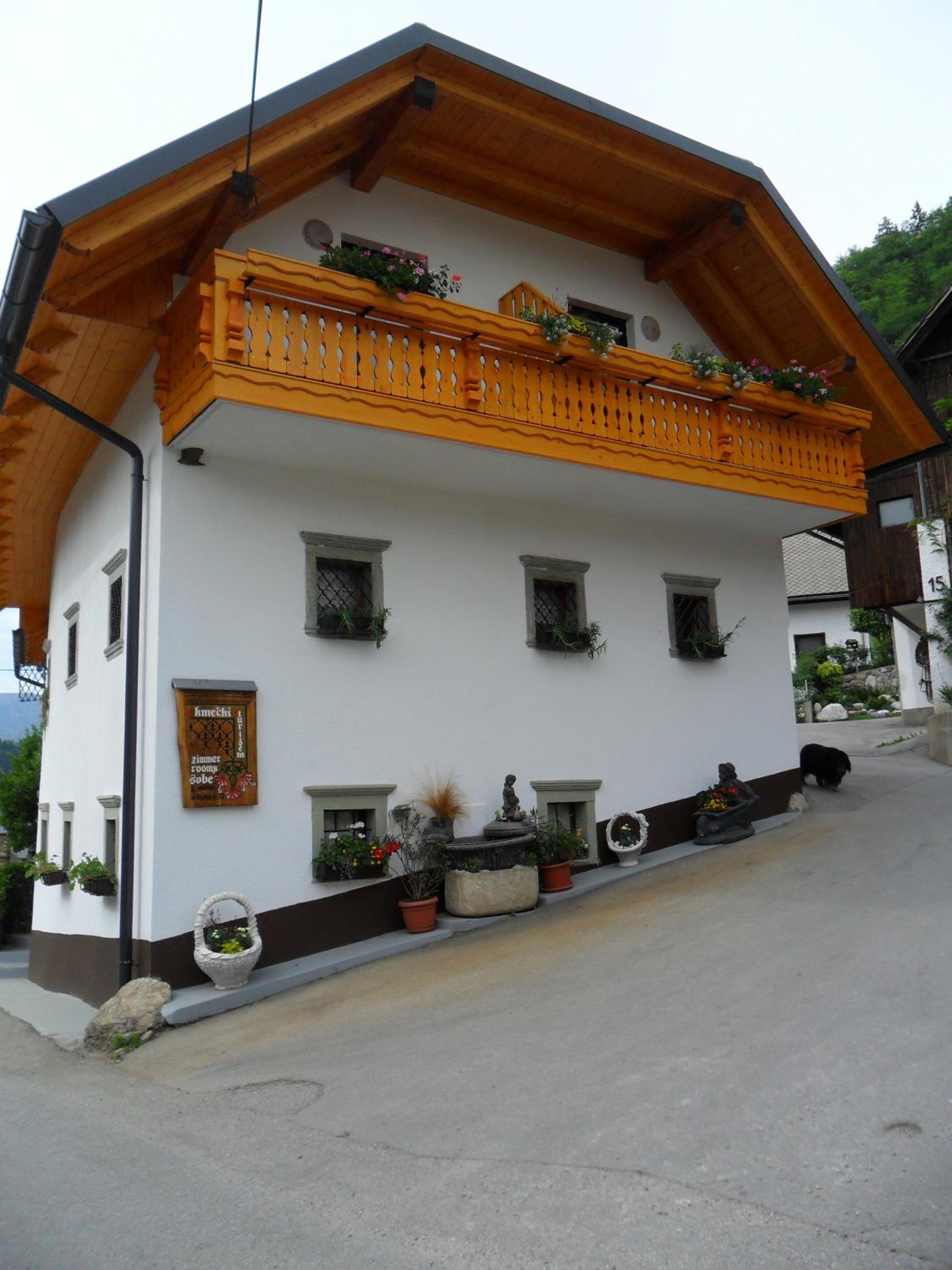 Rooms and Apartments Jerman view 2