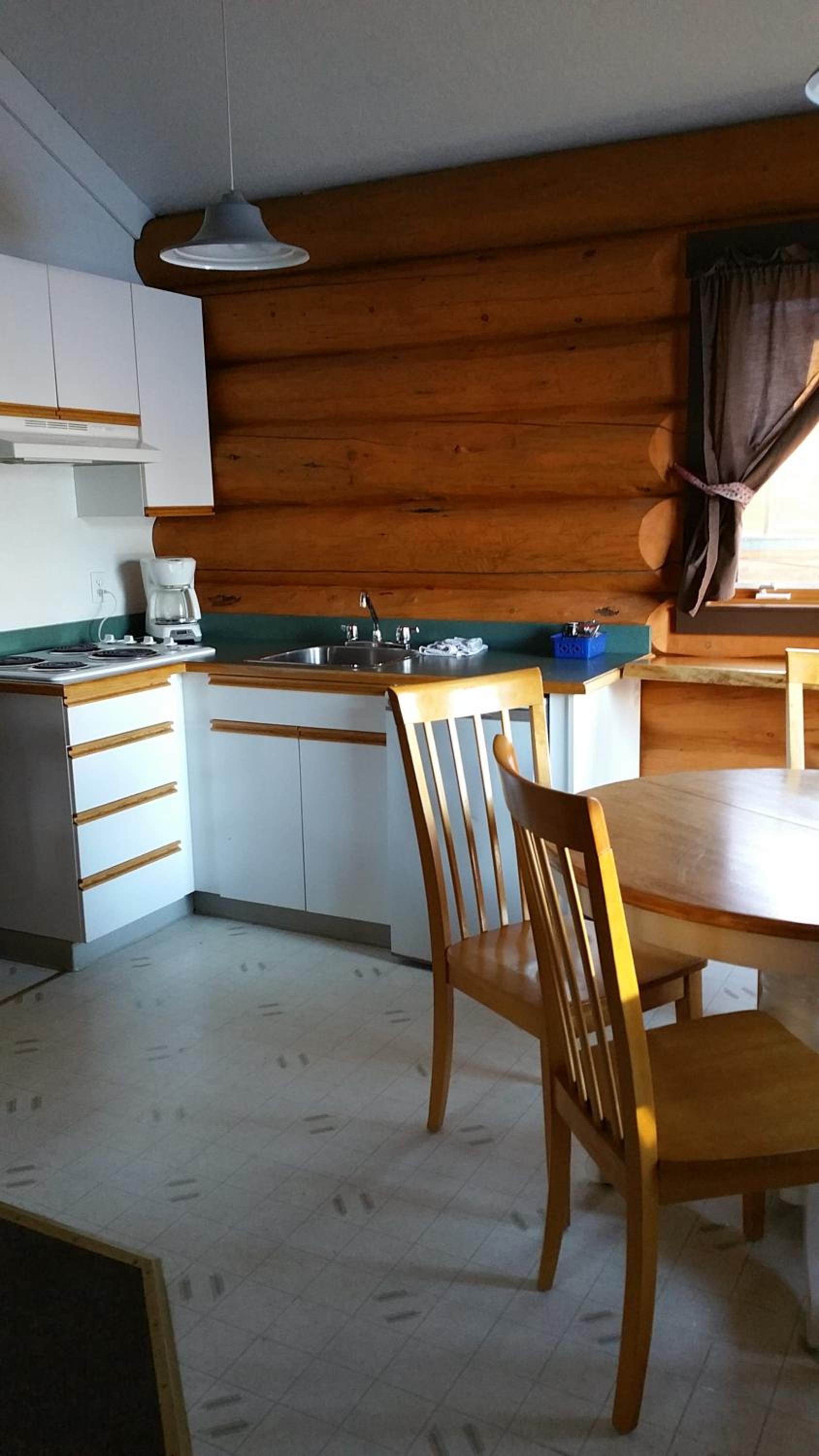 Twin Peaks Hotel Cabins