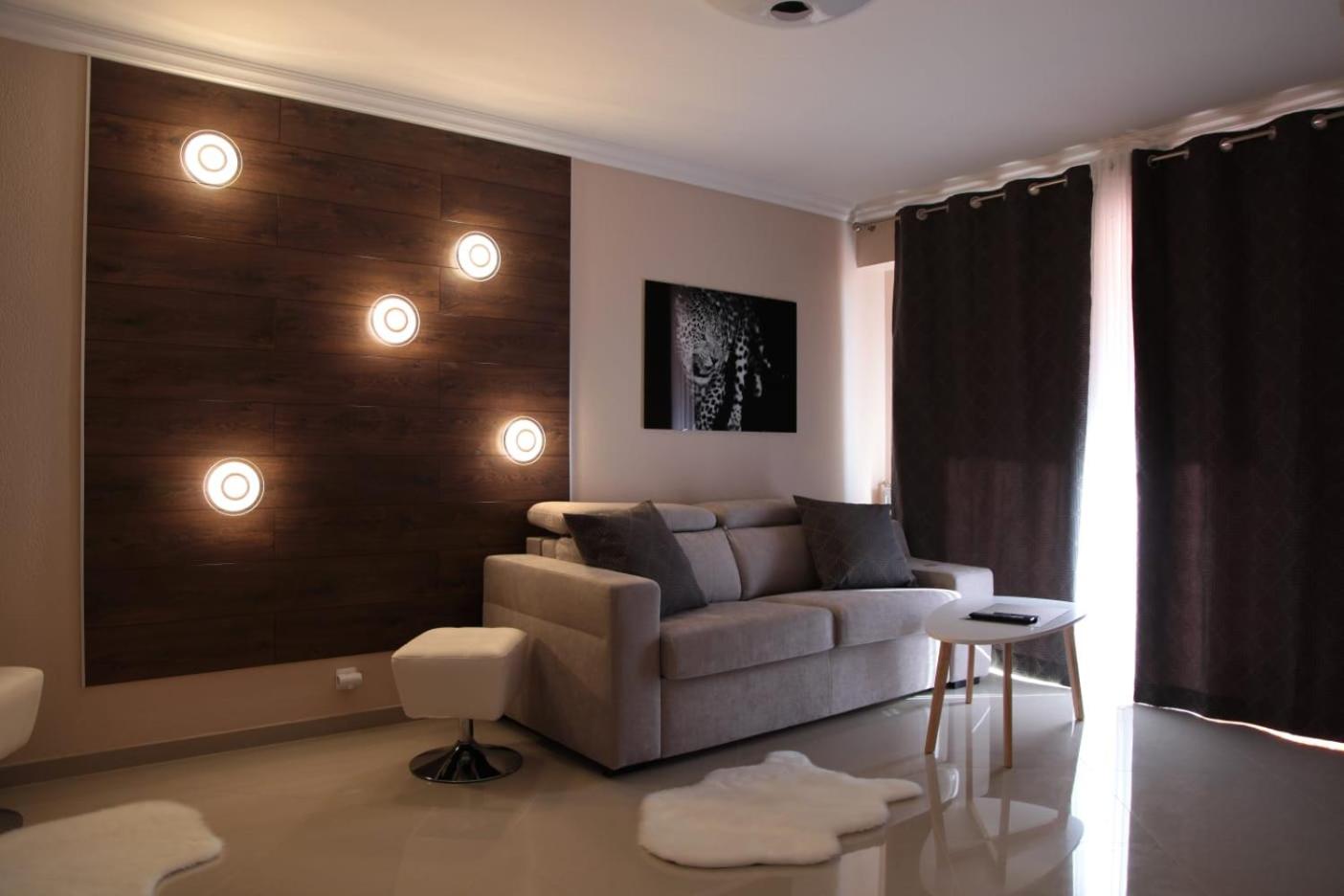 Stylish 2 Room Flat 60 meters to the beach photo 2
