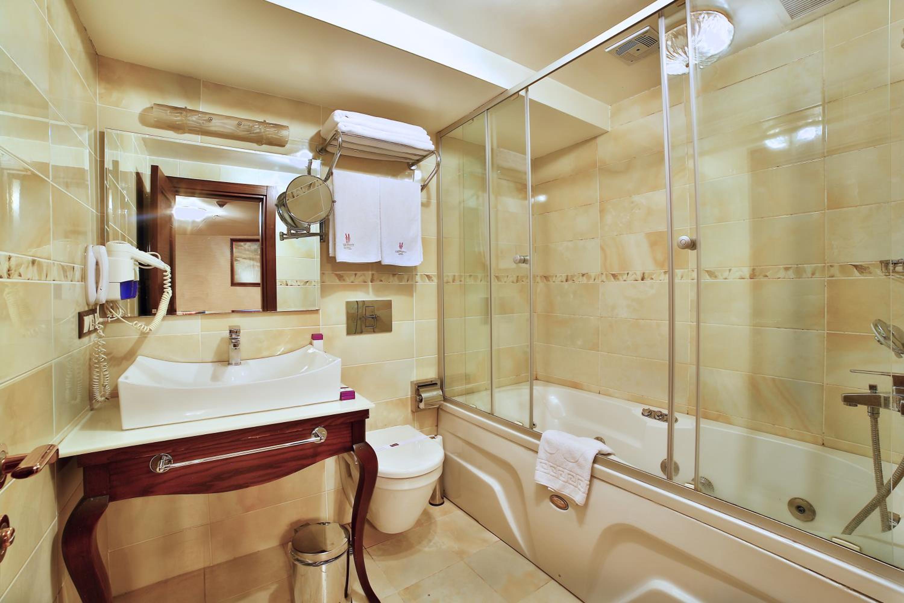 Amethyst Hotel - Image 66