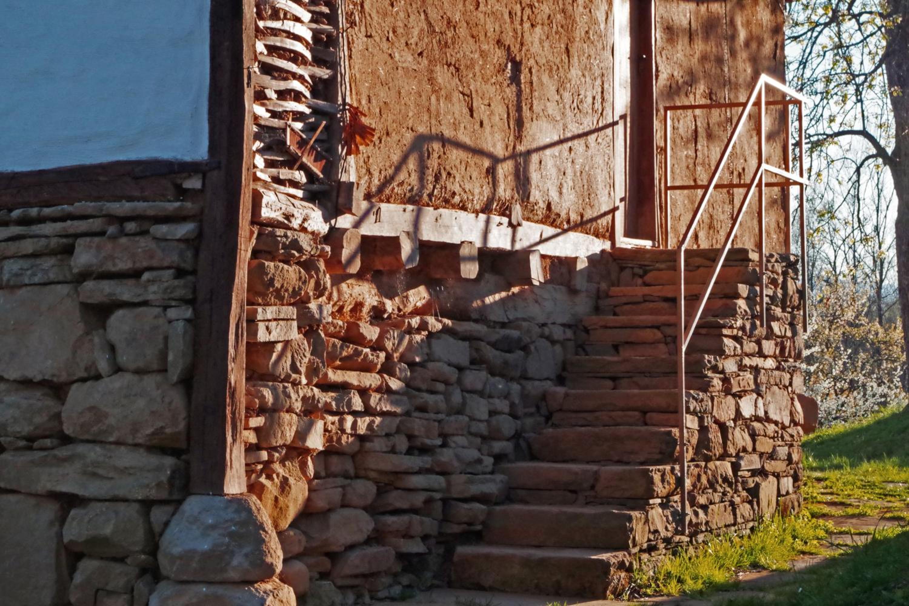 Authentic House with Stunning Mountain View - Karashka