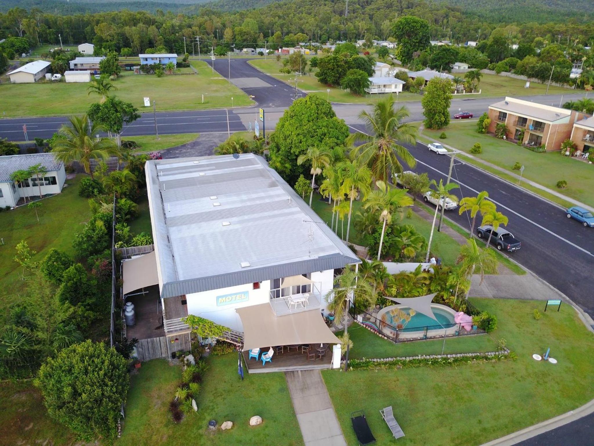 Cardwell Beachfront Motel