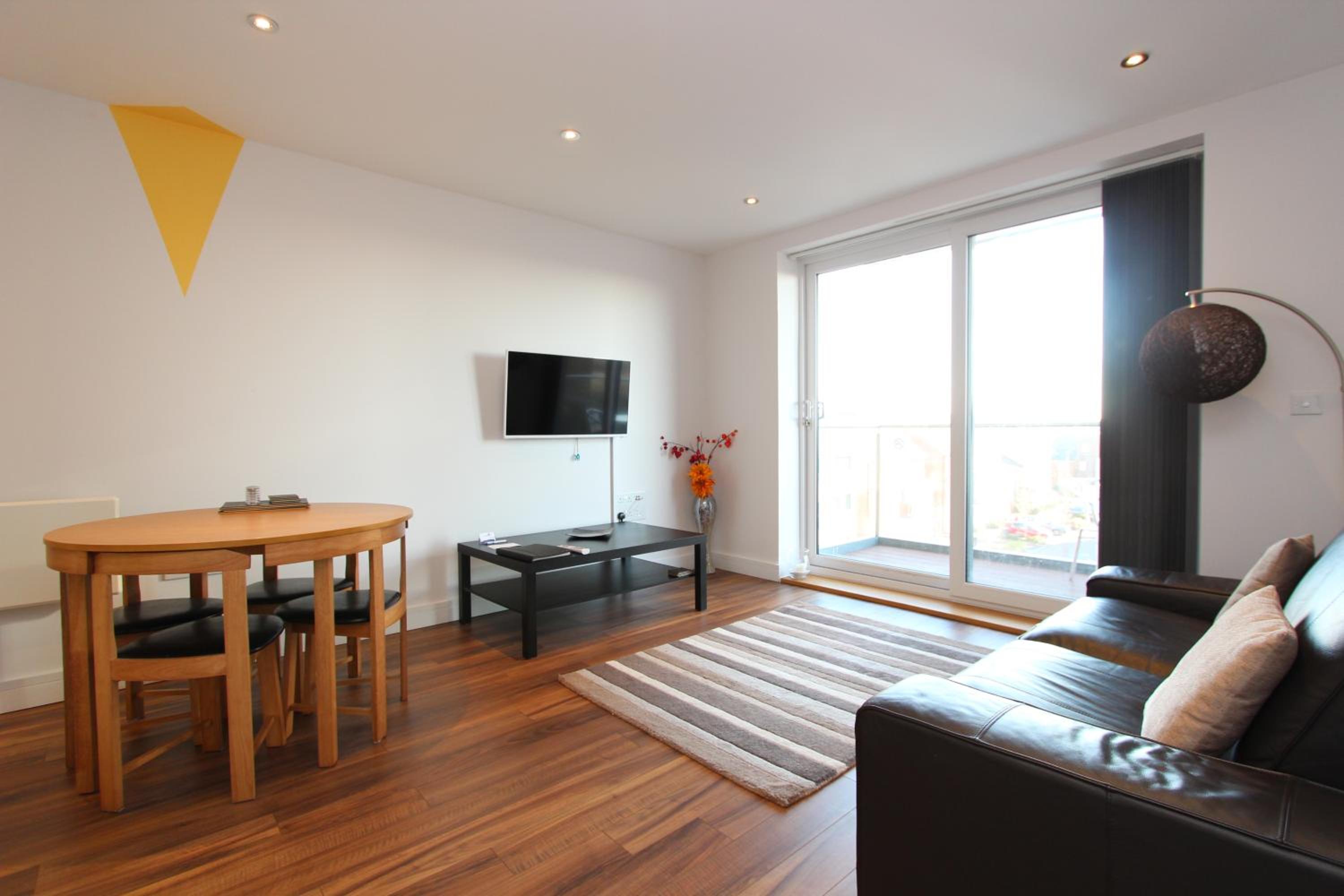 Contemporary Apartments With Secure Parking view 5