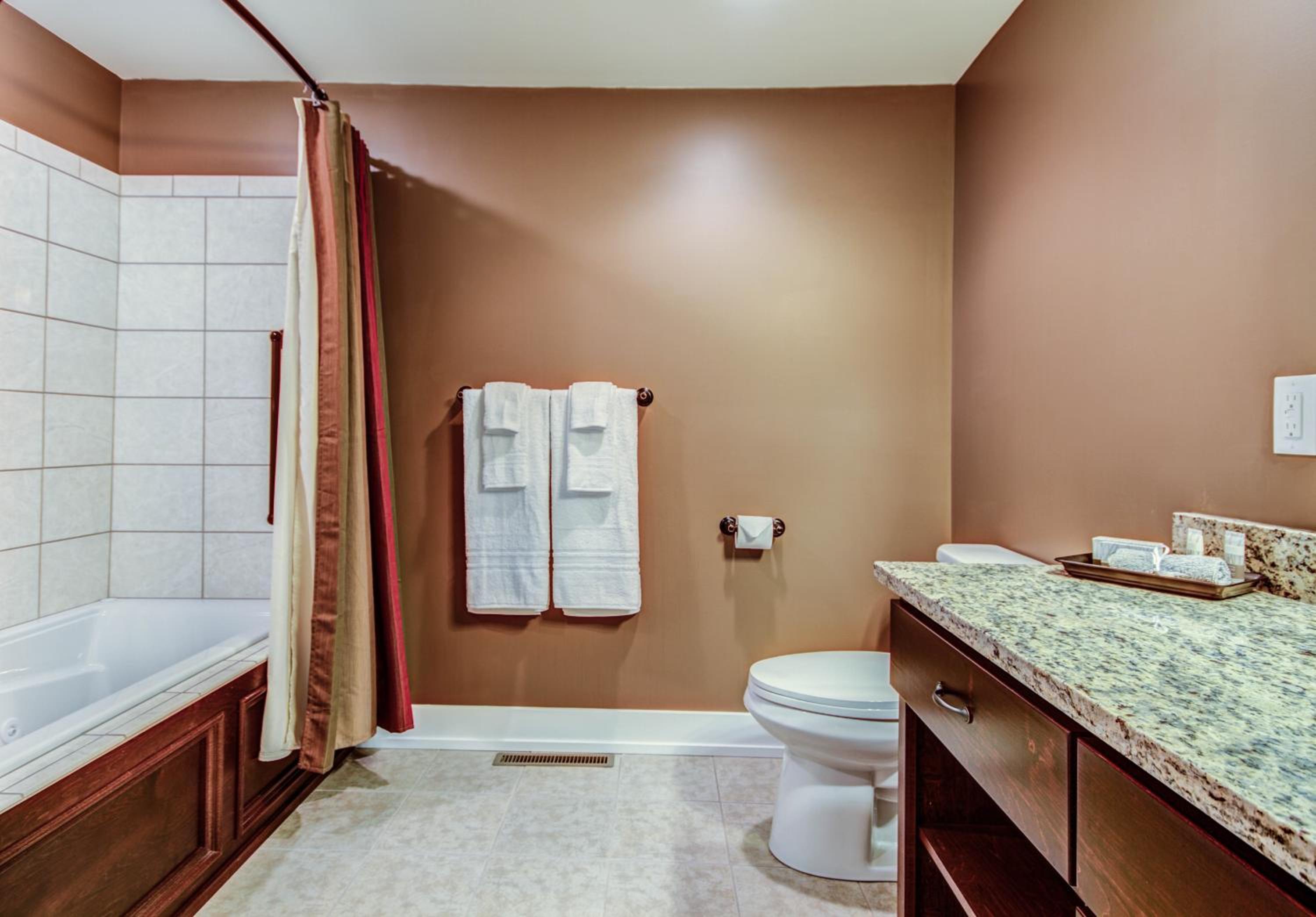 Twin Oaks Inn