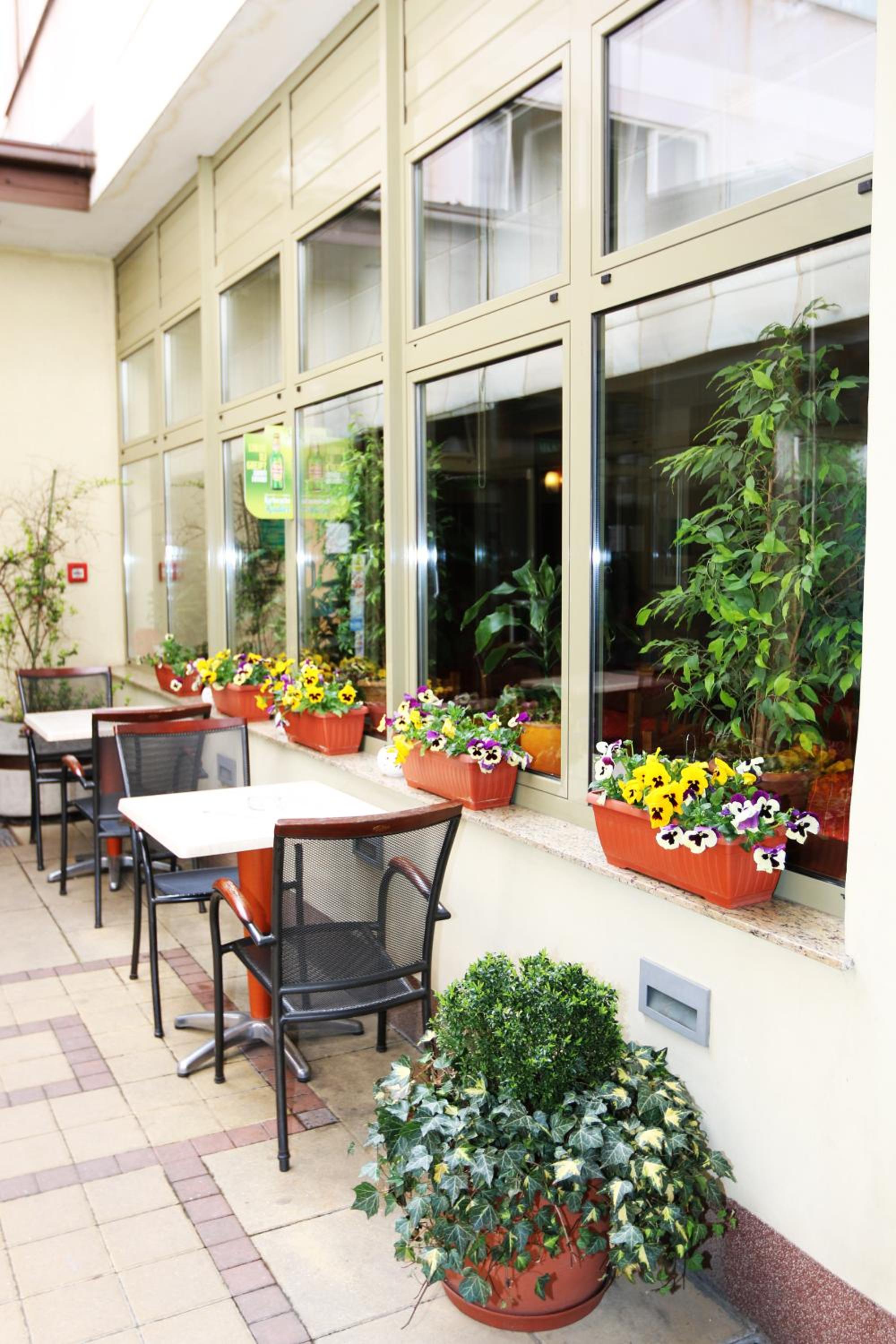 Hotel Apartment Dina - Image 1