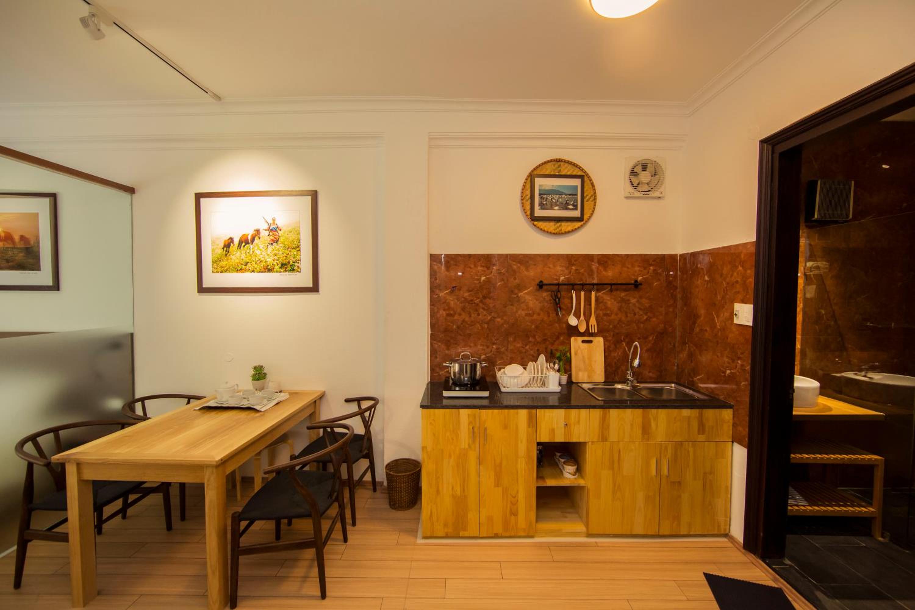 Elegant Studio Yet Kieu