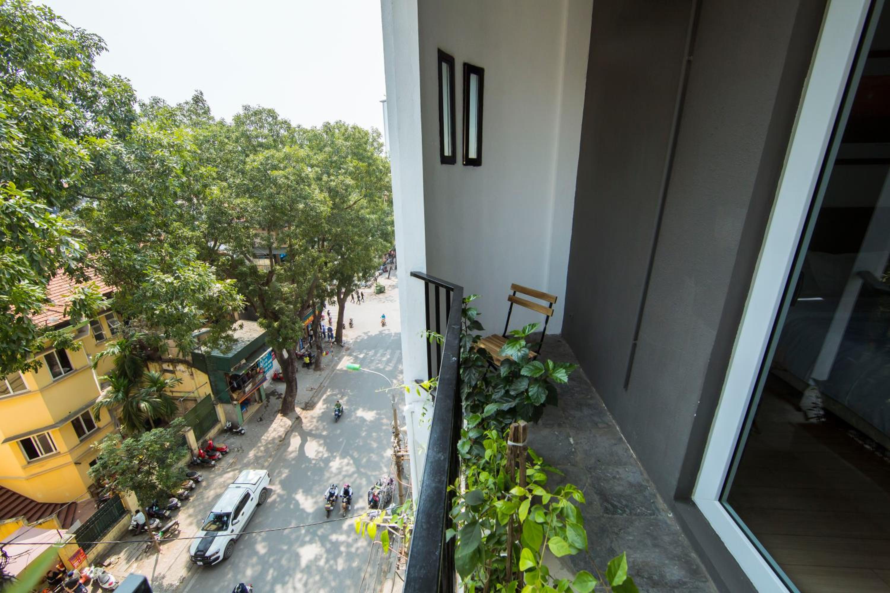 Elegant Studio Yet Kieu