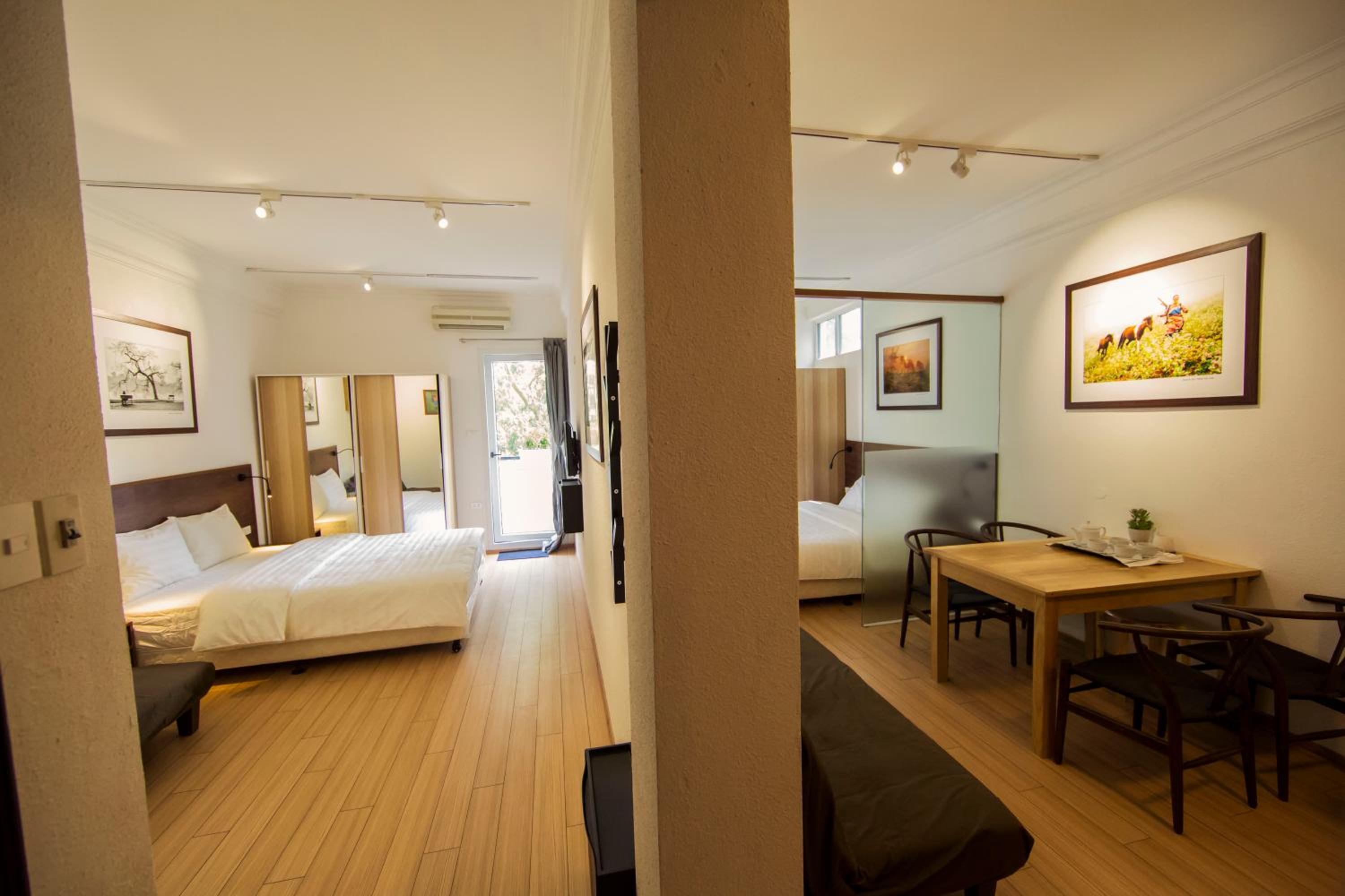 Elegant Studio Yet Kieu