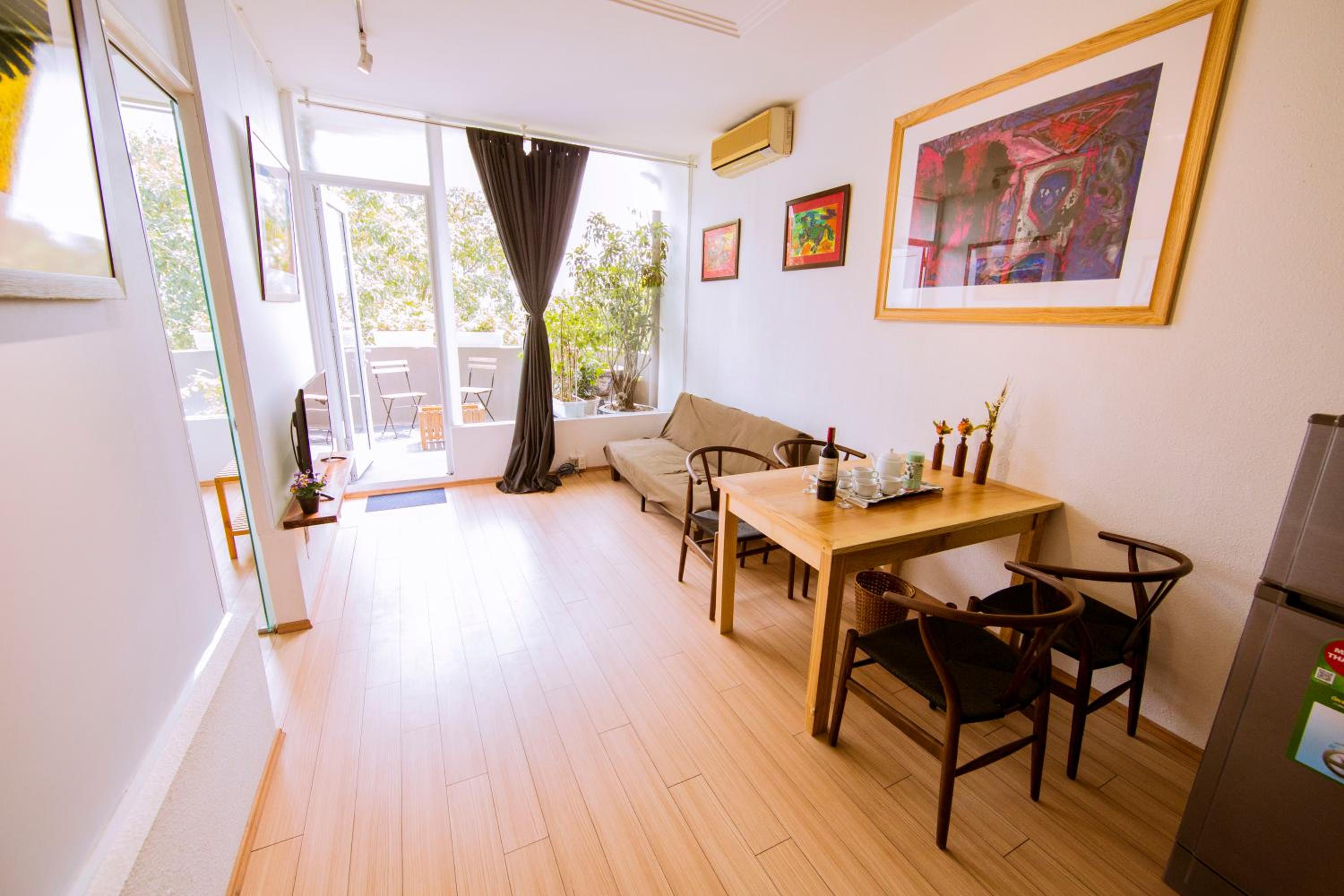 Elegant Studio Yet Kieu